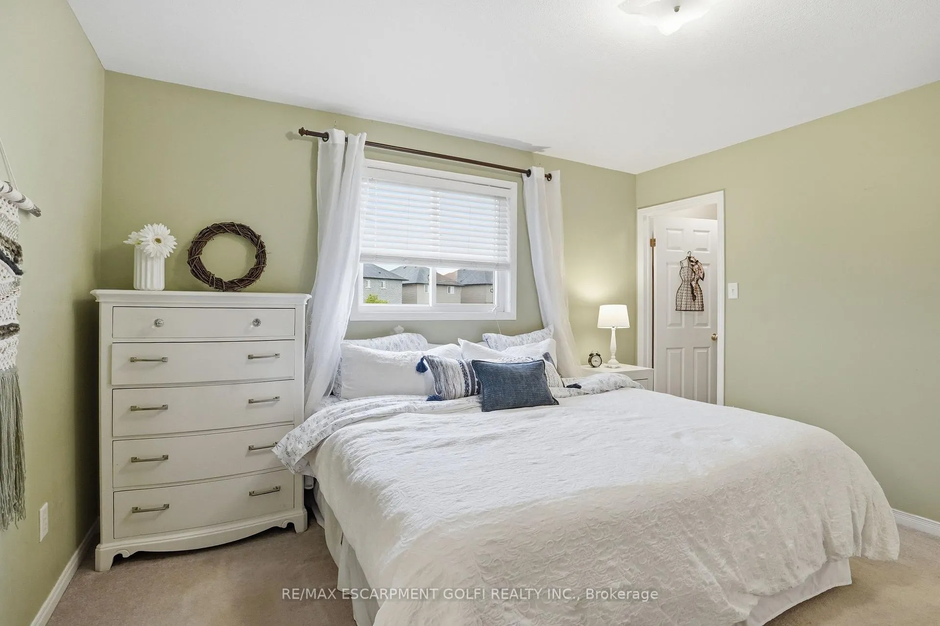 Photo 17 of 156 Provident Way, Hamilton, Mount Hope — HOMEH