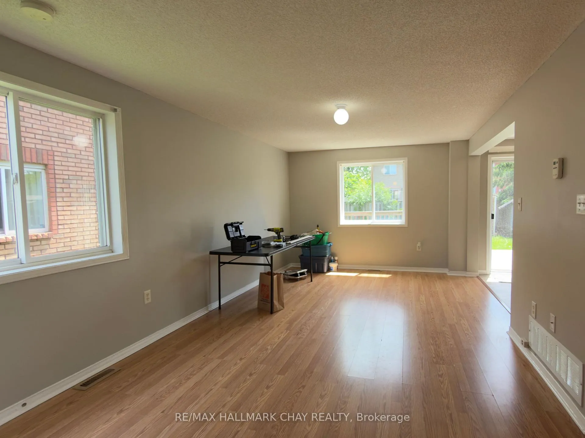 Photo 3 of 207 Tunbridge Road, Barrie, Georgian Drive — HOMEH