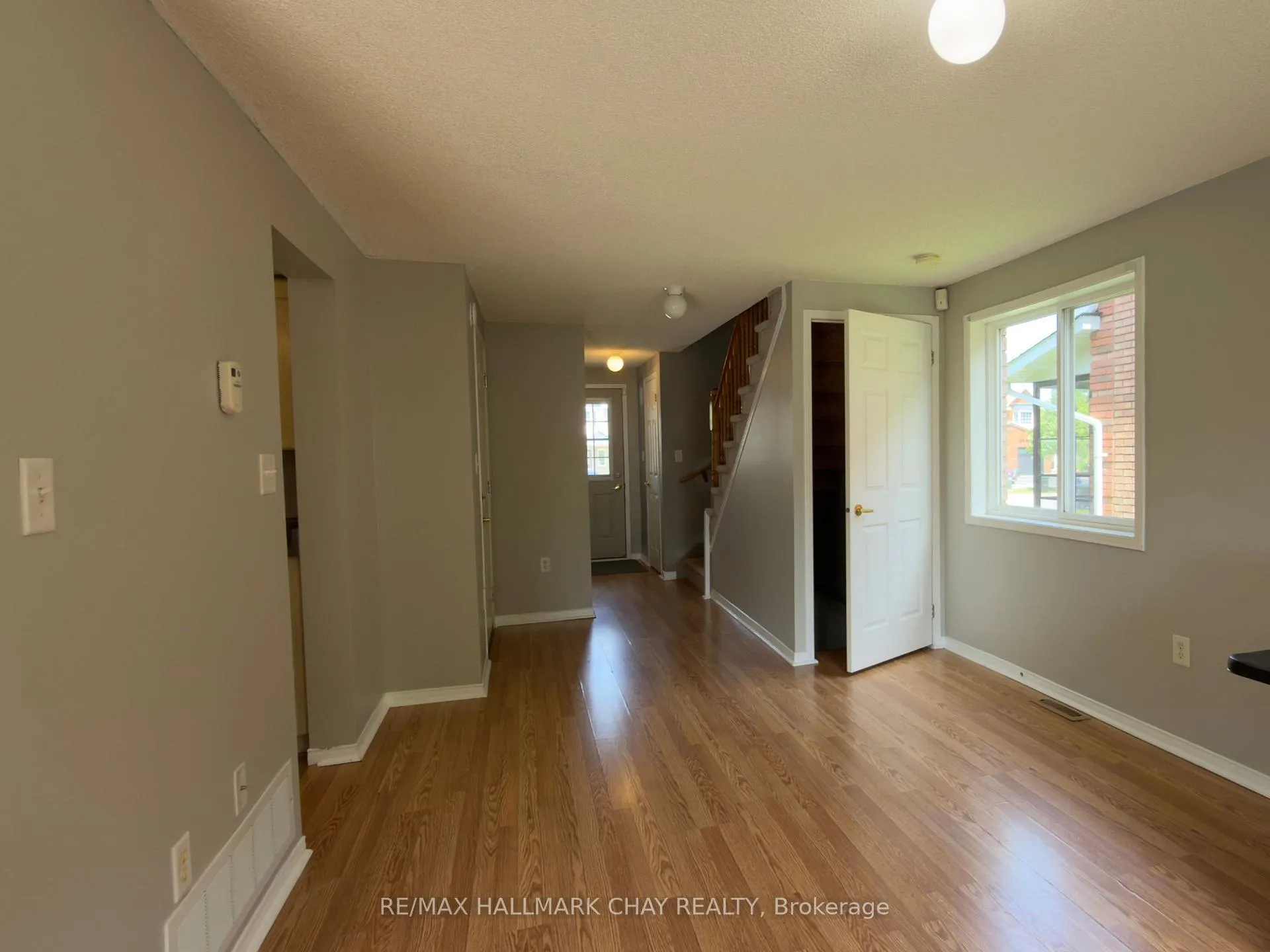 Photo 4 of 207 Tunbridge Road, Barrie, Georgian Drive — HOMEH