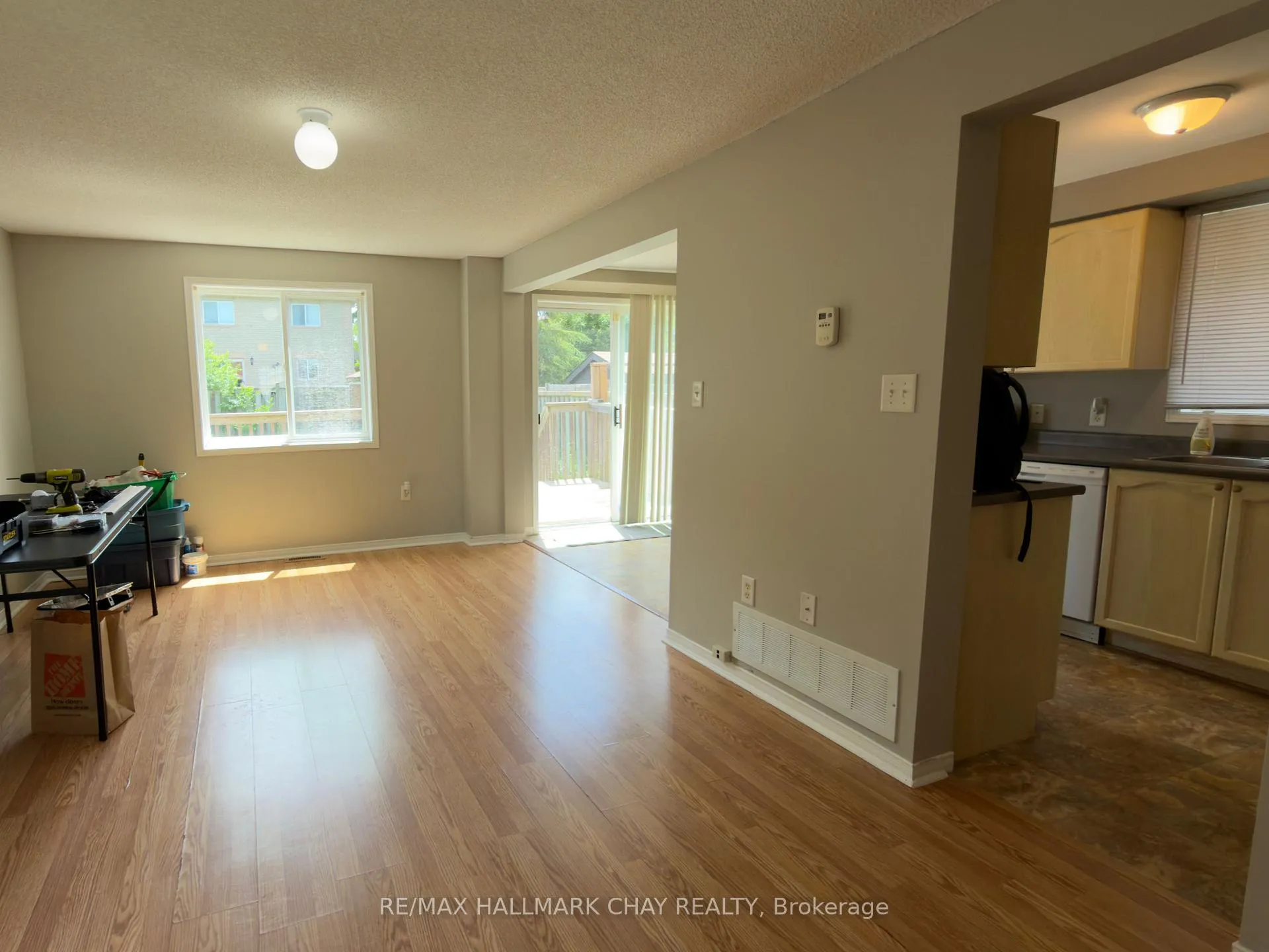 Photo 5 of 207 Tunbridge Road, Barrie, Georgian Drive — HOMEH