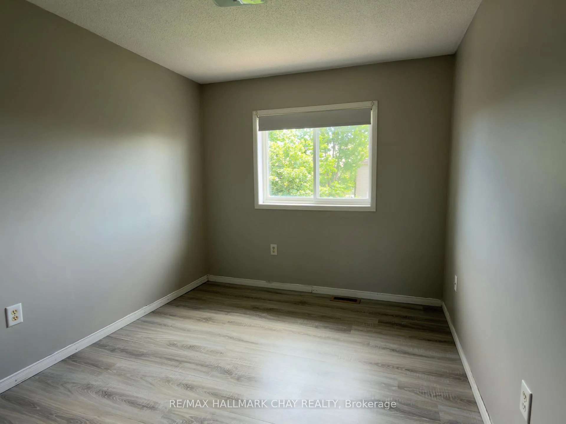 Photo 16 of 207 Tunbridge Road, Barrie, Georgian Drive — HOMEH