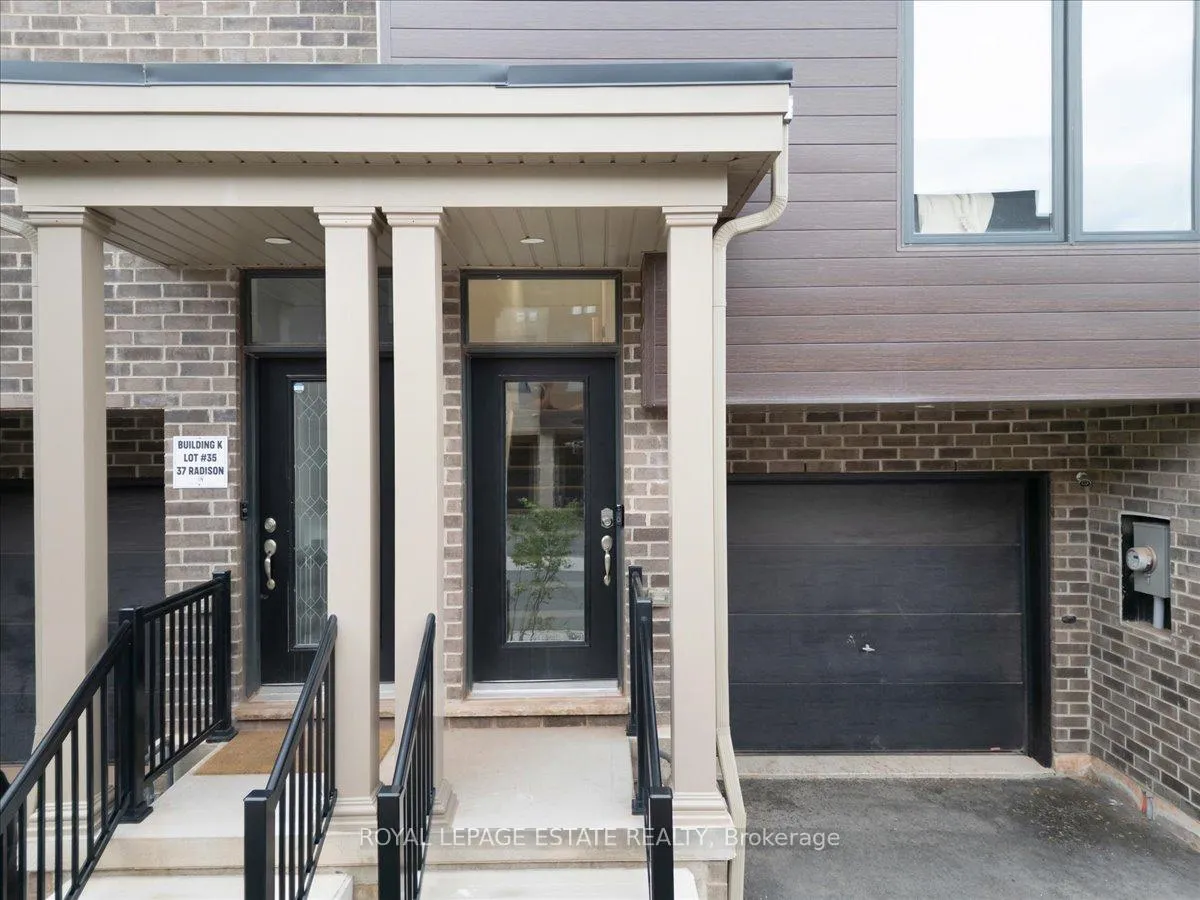 Photo 2 of 39 Radison Lane, Hamilton, McQuesten — HOMEH