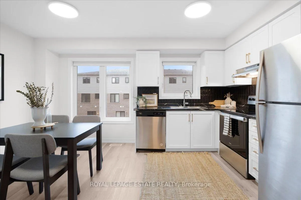 Photo 7 of 39 Radison Lane, Hamilton, McQuesten — HOMEH