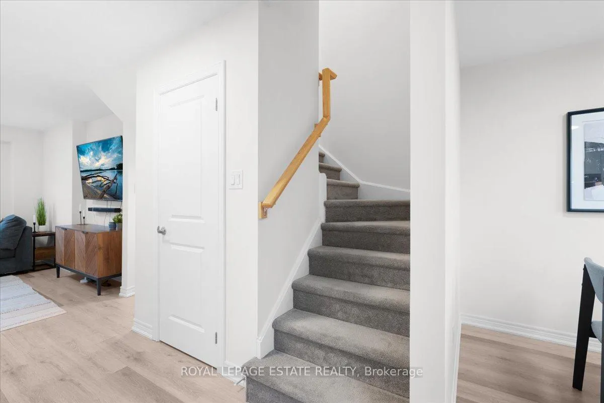 Photo 14 of 39 Radison Lane, Hamilton, McQuesten — HOMEH