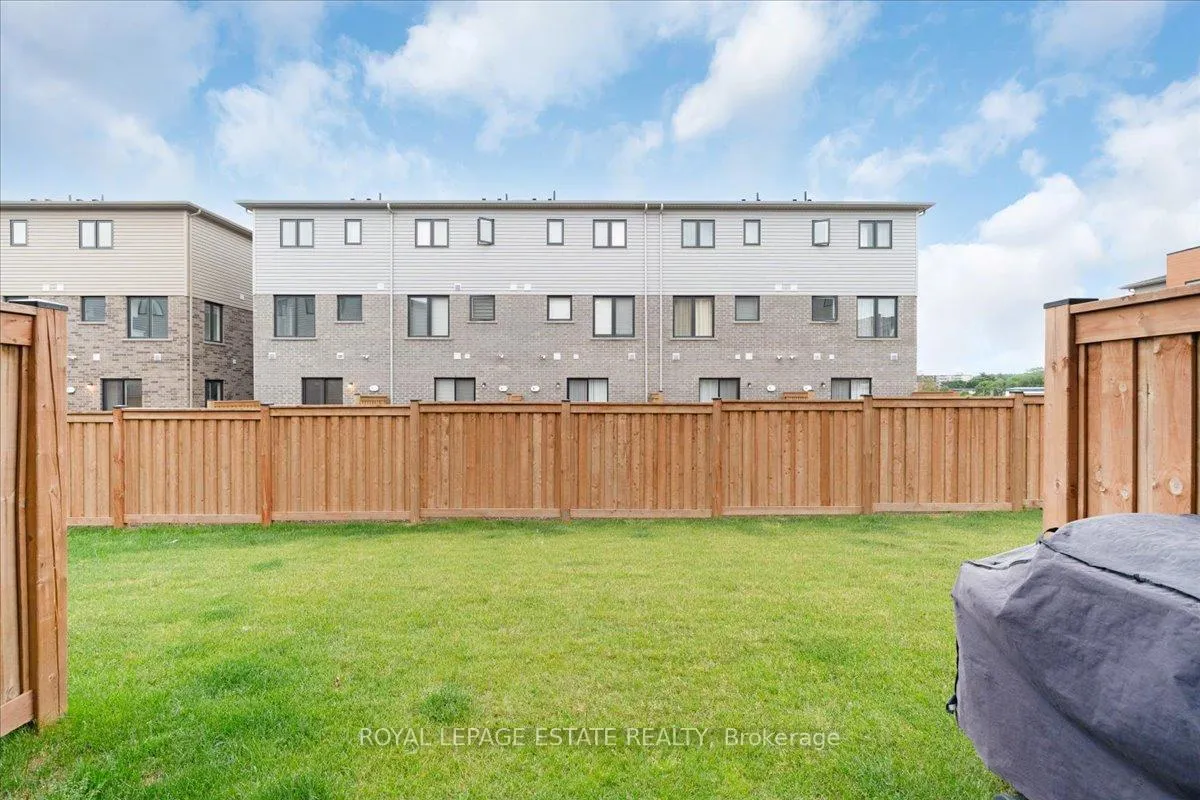 Photo 27 of 39 Radison Lane, Hamilton, McQuesten — HOMEH