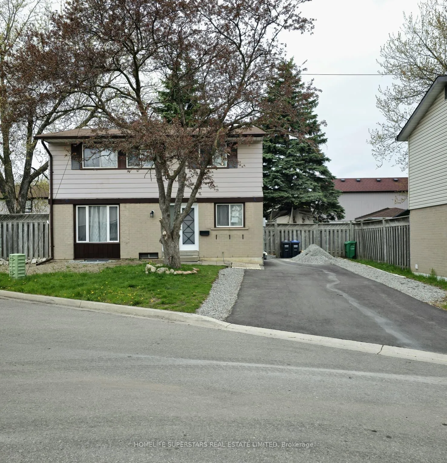 Photo 1 of 6 Grove Park Square, Brampton, Northgate — HOMEH