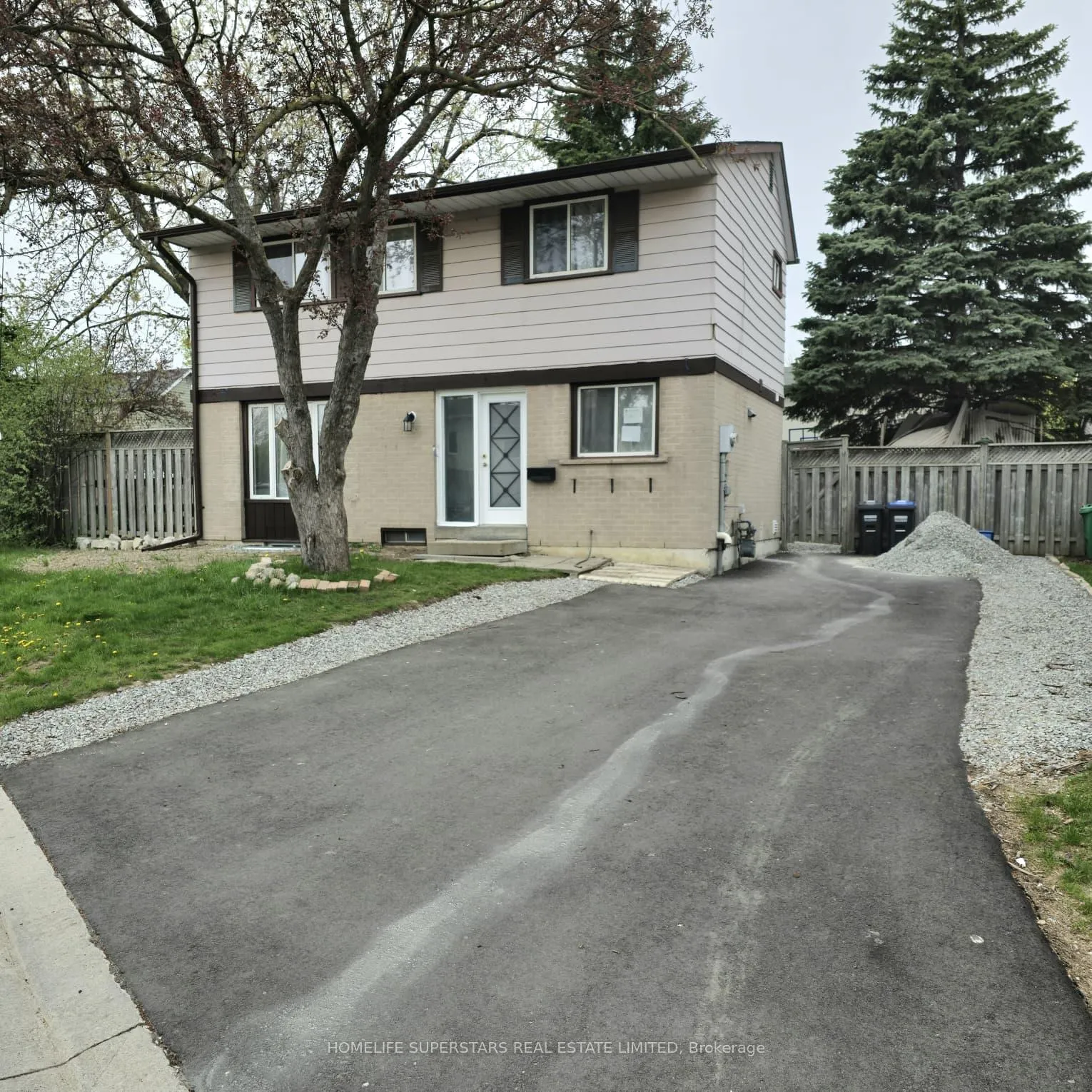 Photo 2 of 6 Grove Park Square, Brampton, Northgate — HOMEH