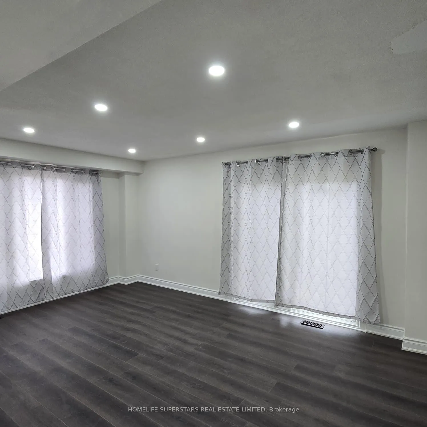 Photo 5 of 6 Grove Park Square, Brampton, Northgate — HOMEH