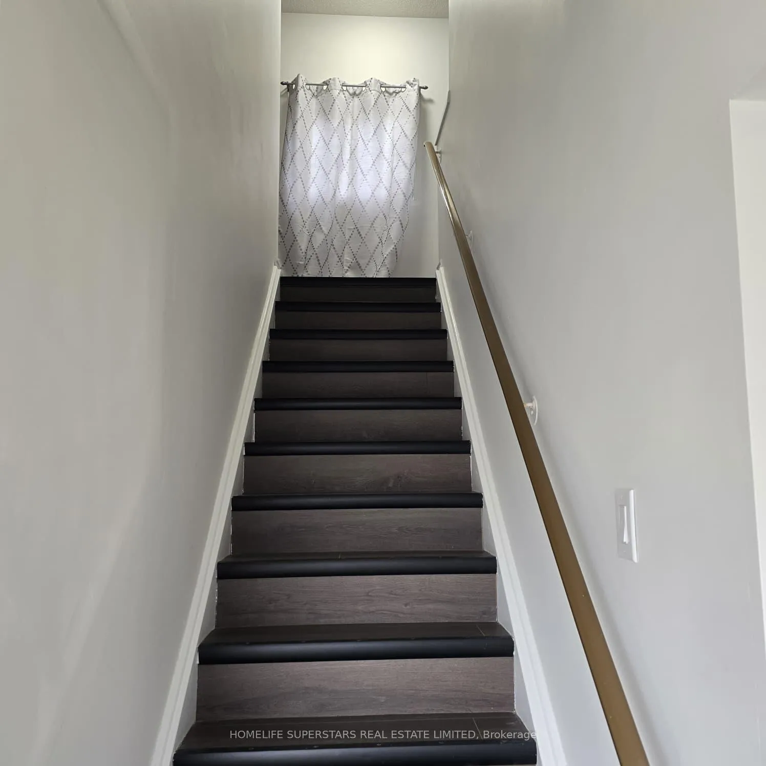 Photo 10 of 6 Grove Park Square, Brampton, Northgate — HOMEH