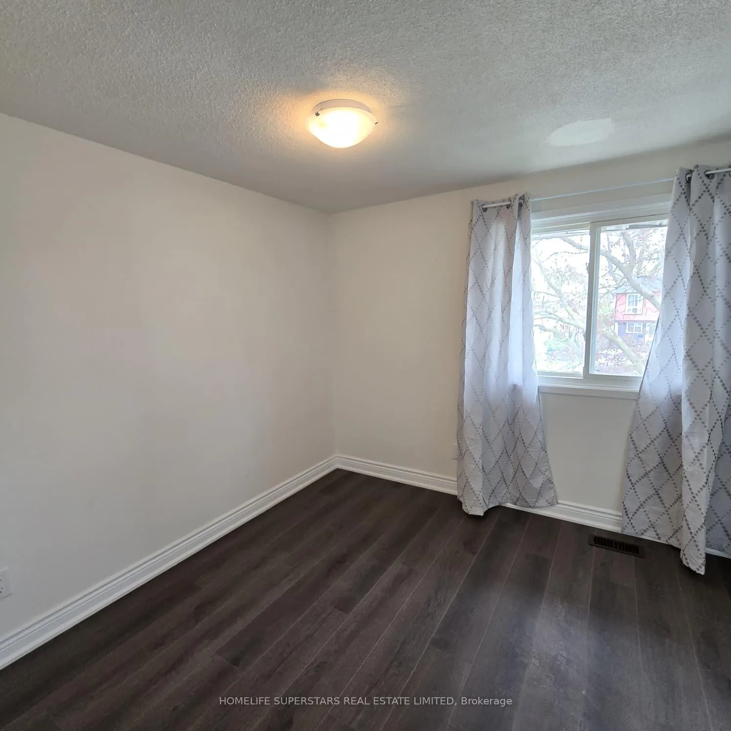 Photo 19 of 6 Grove Park Square, Brampton, Northgate — HOMEH