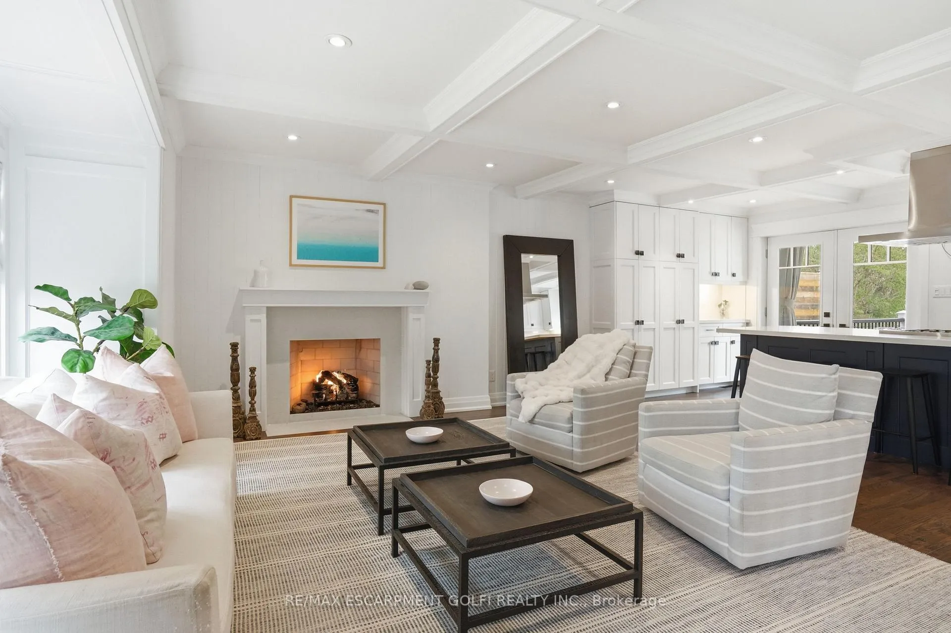 Photo 3 of 735 George Street, Burlington, Brant — HOMEH