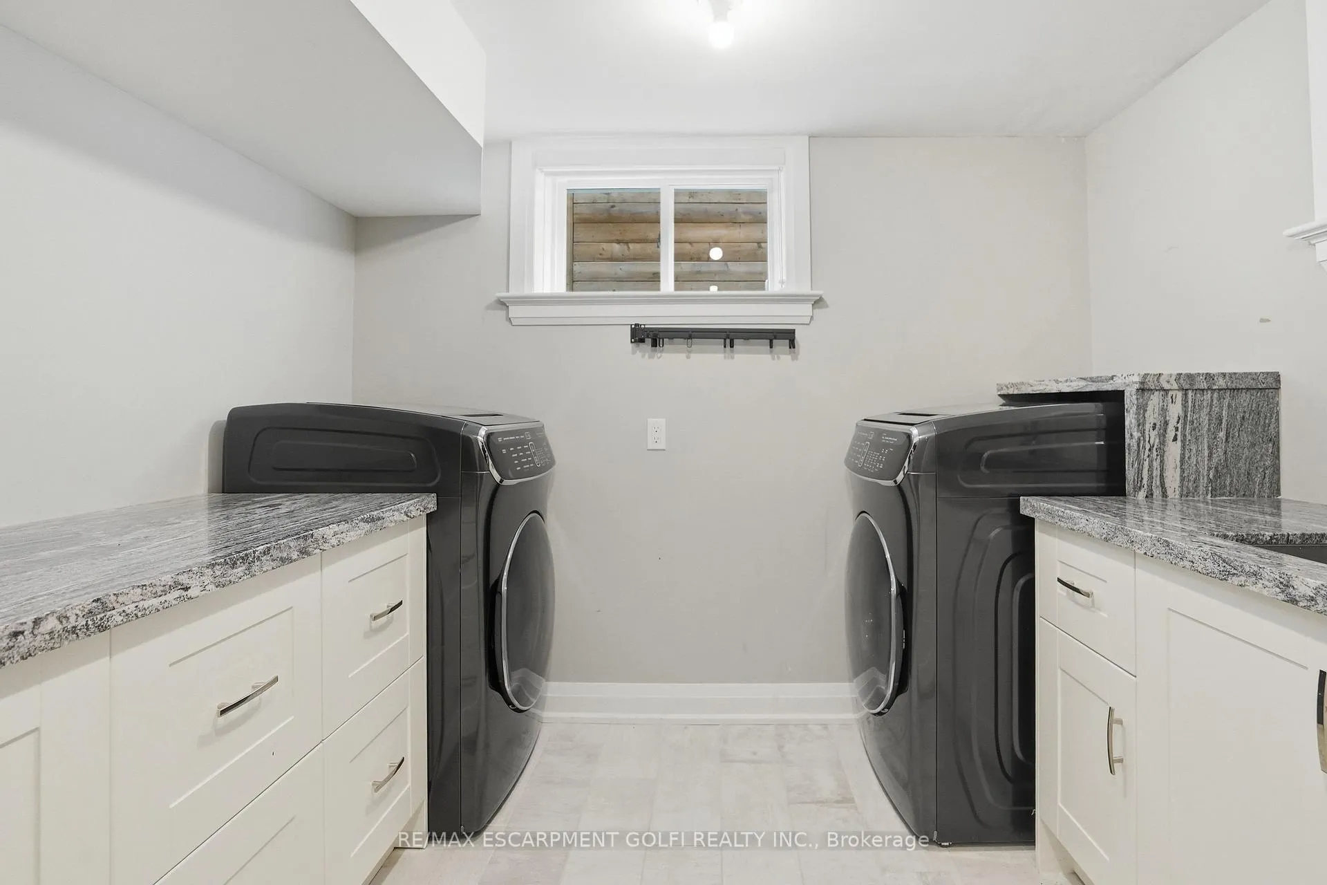 Photo 24 of 735 George Street, Burlington, Brant — HOMEH