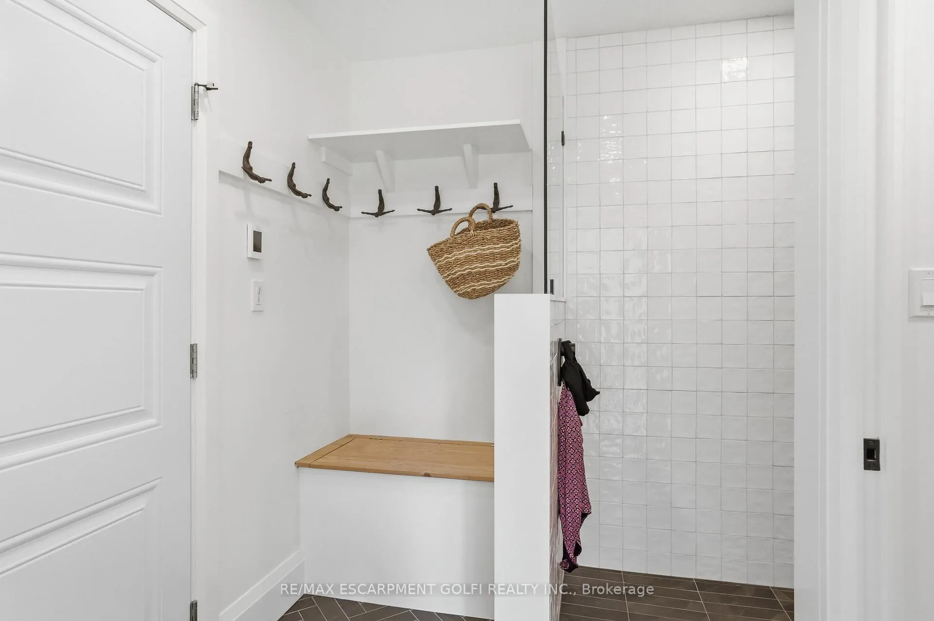 Photo 41 of 735 George Street, Burlington, Brant — HOMEH