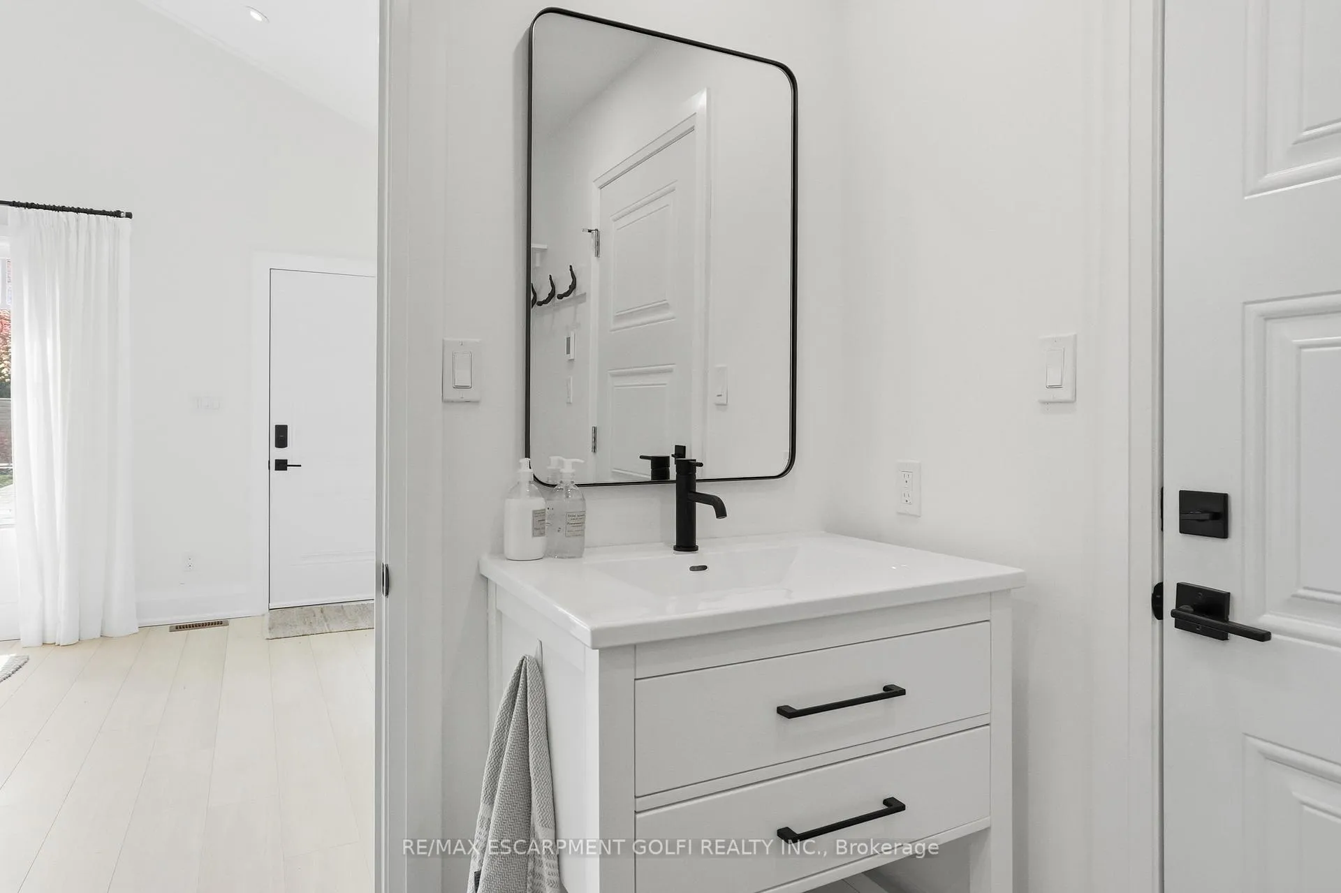 Photo 42 of 735 George Street, Burlington, Brant — HOMEH