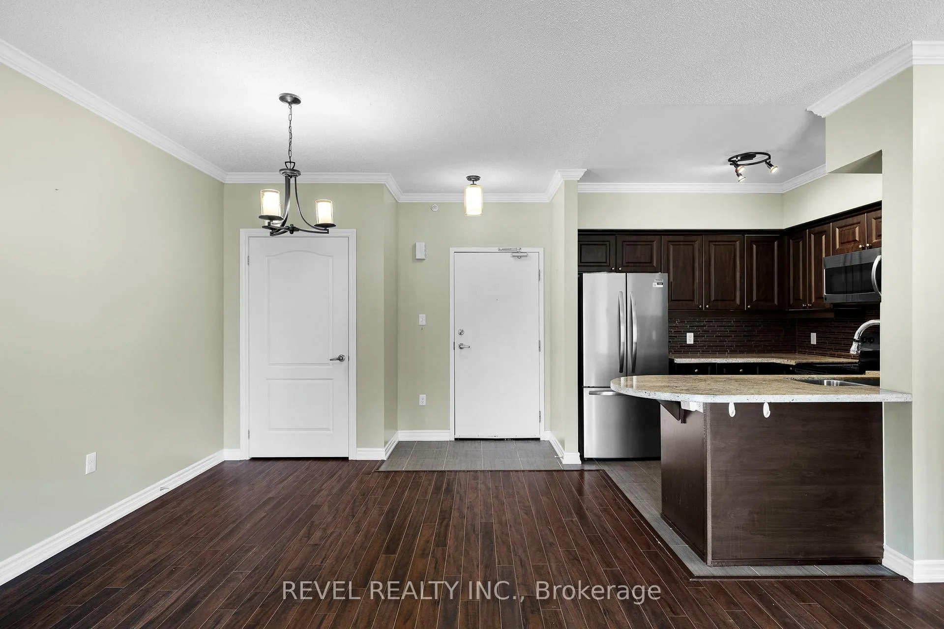Photo 4 of Unit 106, 39 Ferndale Drive S, Barrie, Ardagh — HOMEH