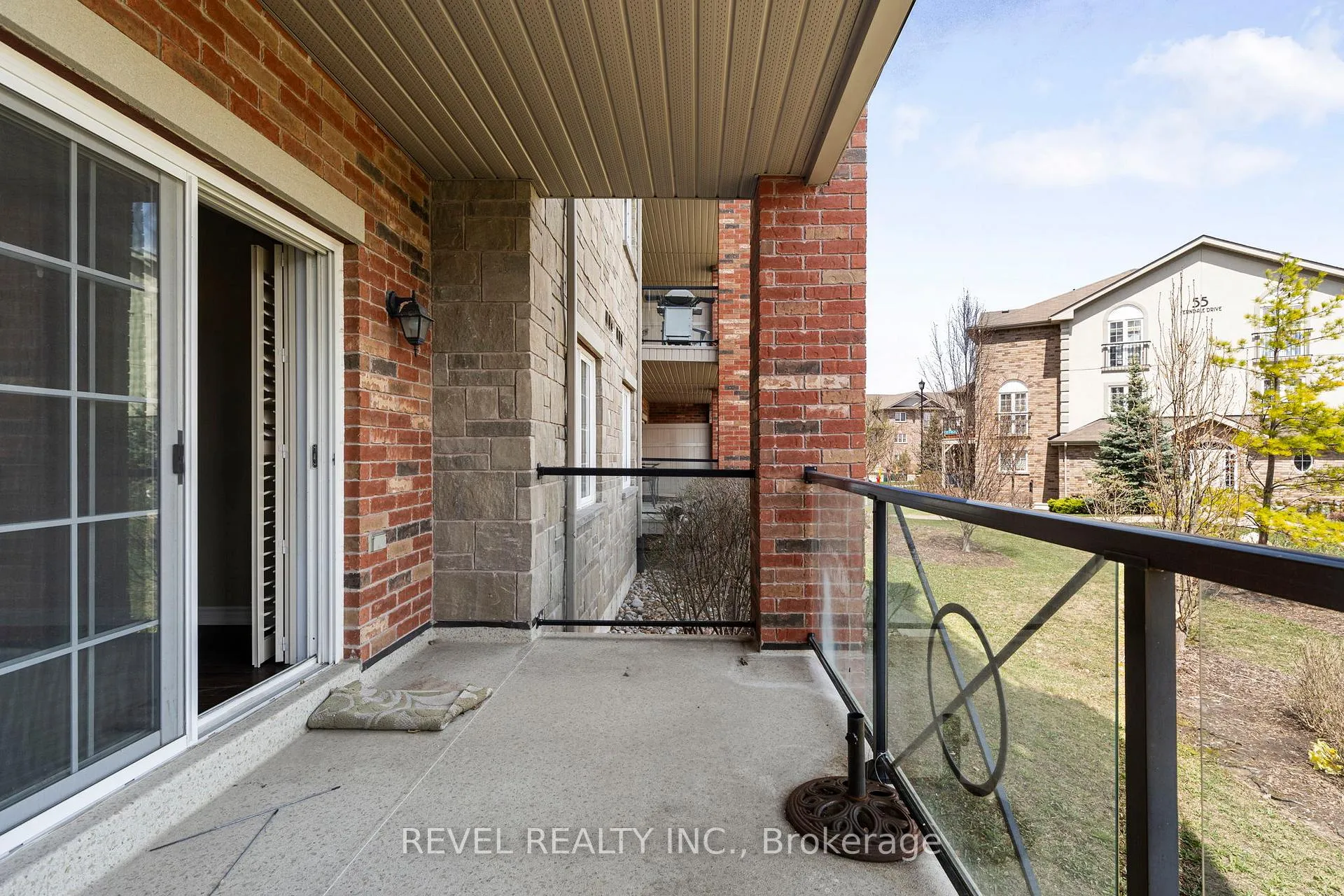 Photo 11 of Unit 106, 39 Ferndale Drive S, Barrie, Ardagh — HOMEH