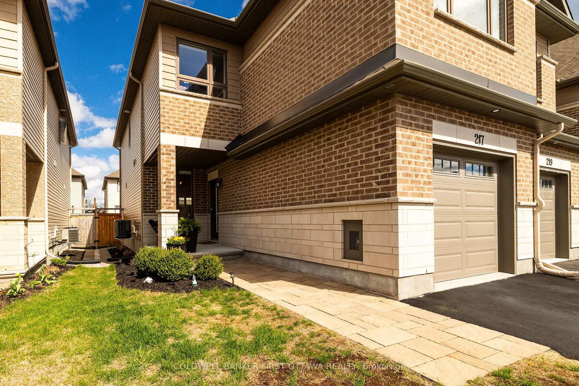 Photo 2 of 217 Purchase Crescent, Ottawa, Stittsville (South) — HOMEH