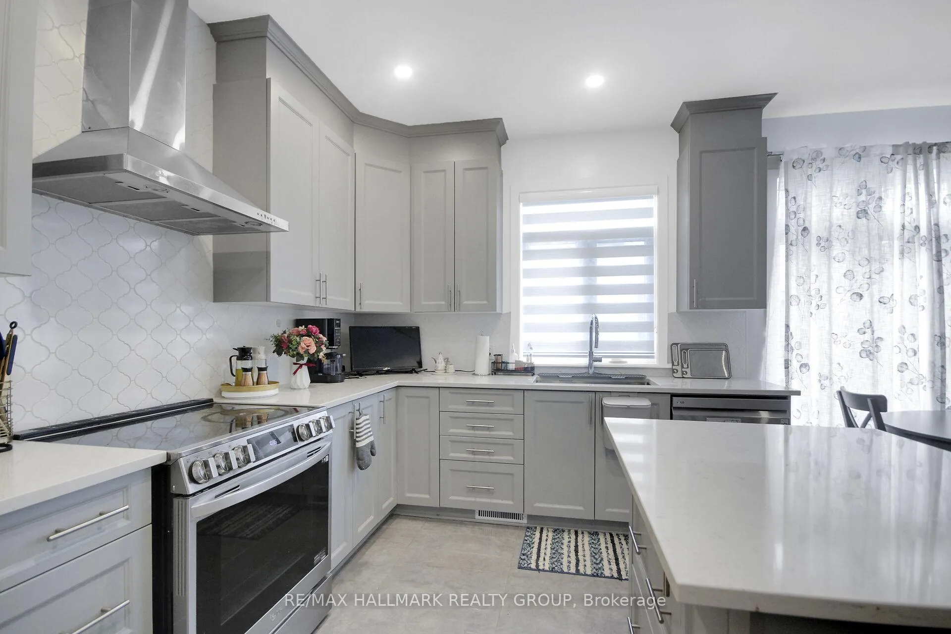 Photo 12 of 568 Bobolink Ridge, Ottawa, Stittsville (South) — HOMEH