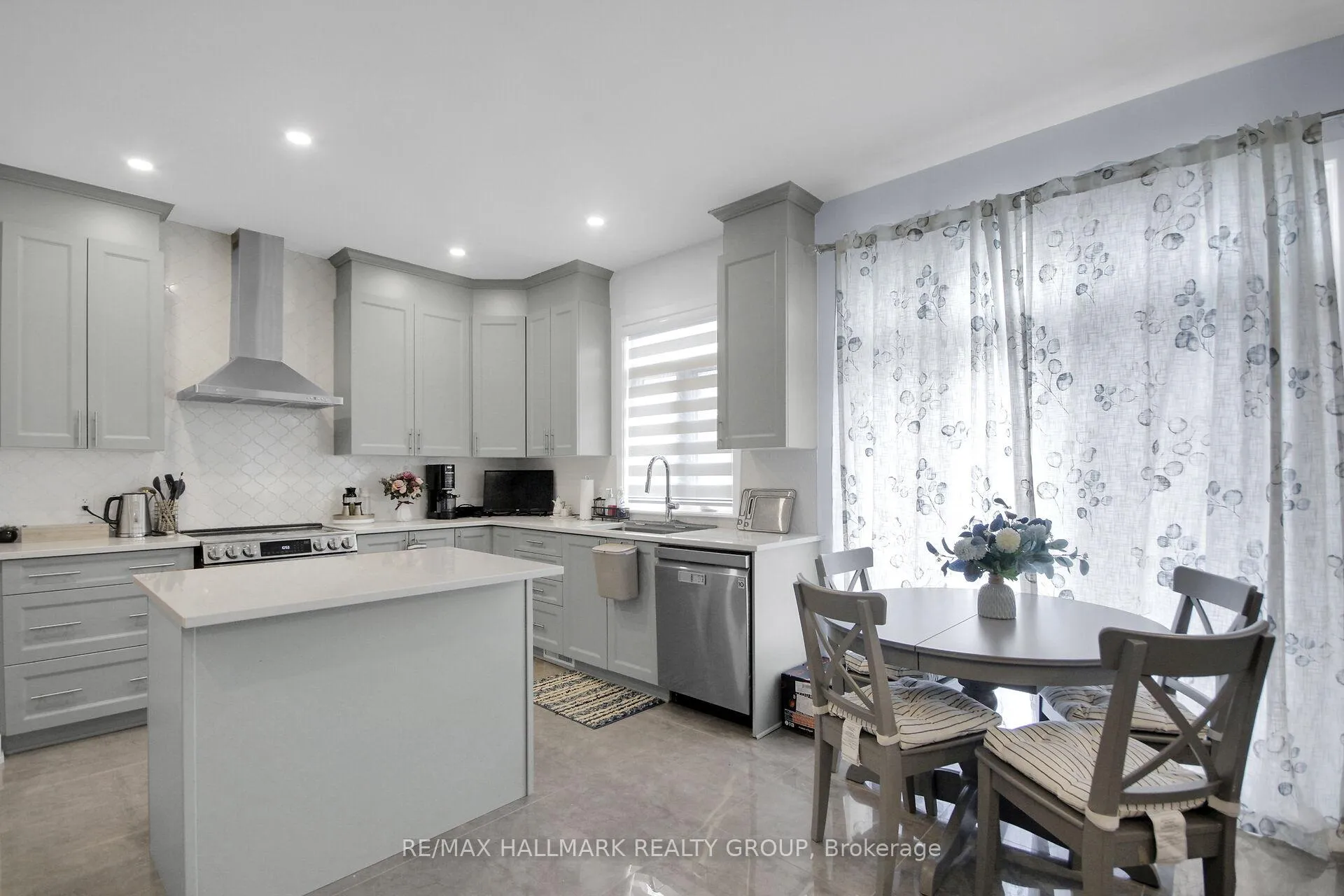 Photo 14 of 568 Bobolink Ridge, Ottawa, Stittsville (South) — HOMEH
