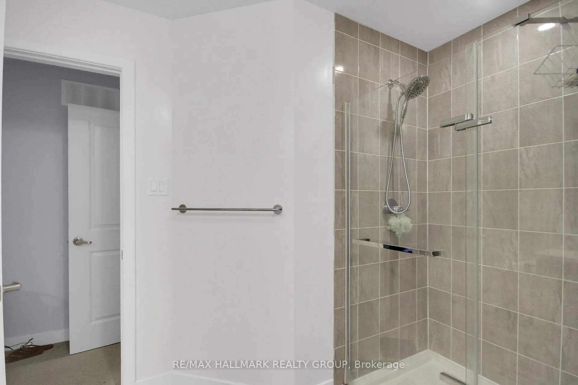 Photo 26 of 568 Bobolink Ridge, Ottawa, Stittsville (South) — HOMEH
