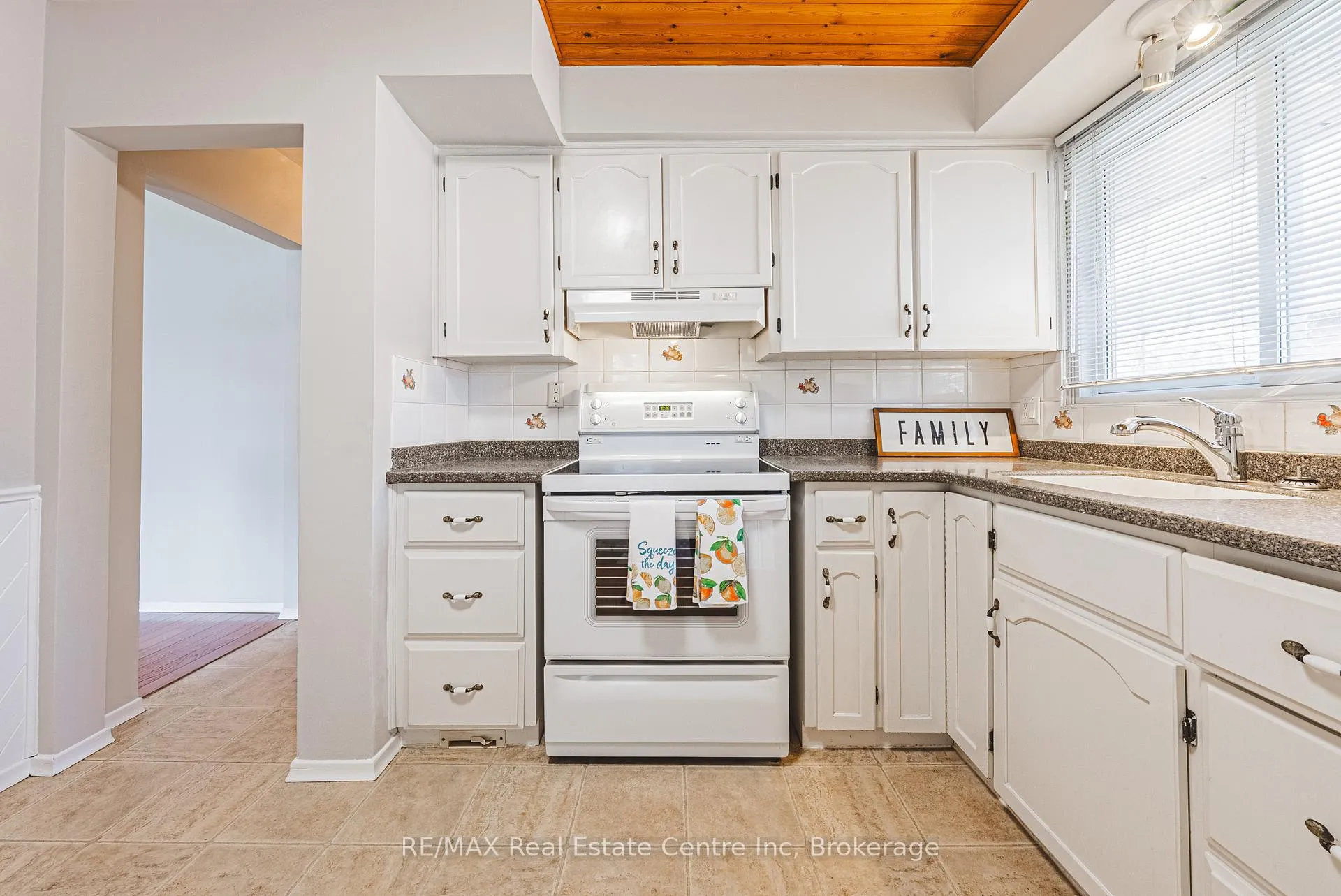 Photo 9 of 306 Victoria Road N, Guelph, Riverside Park — HOMEH