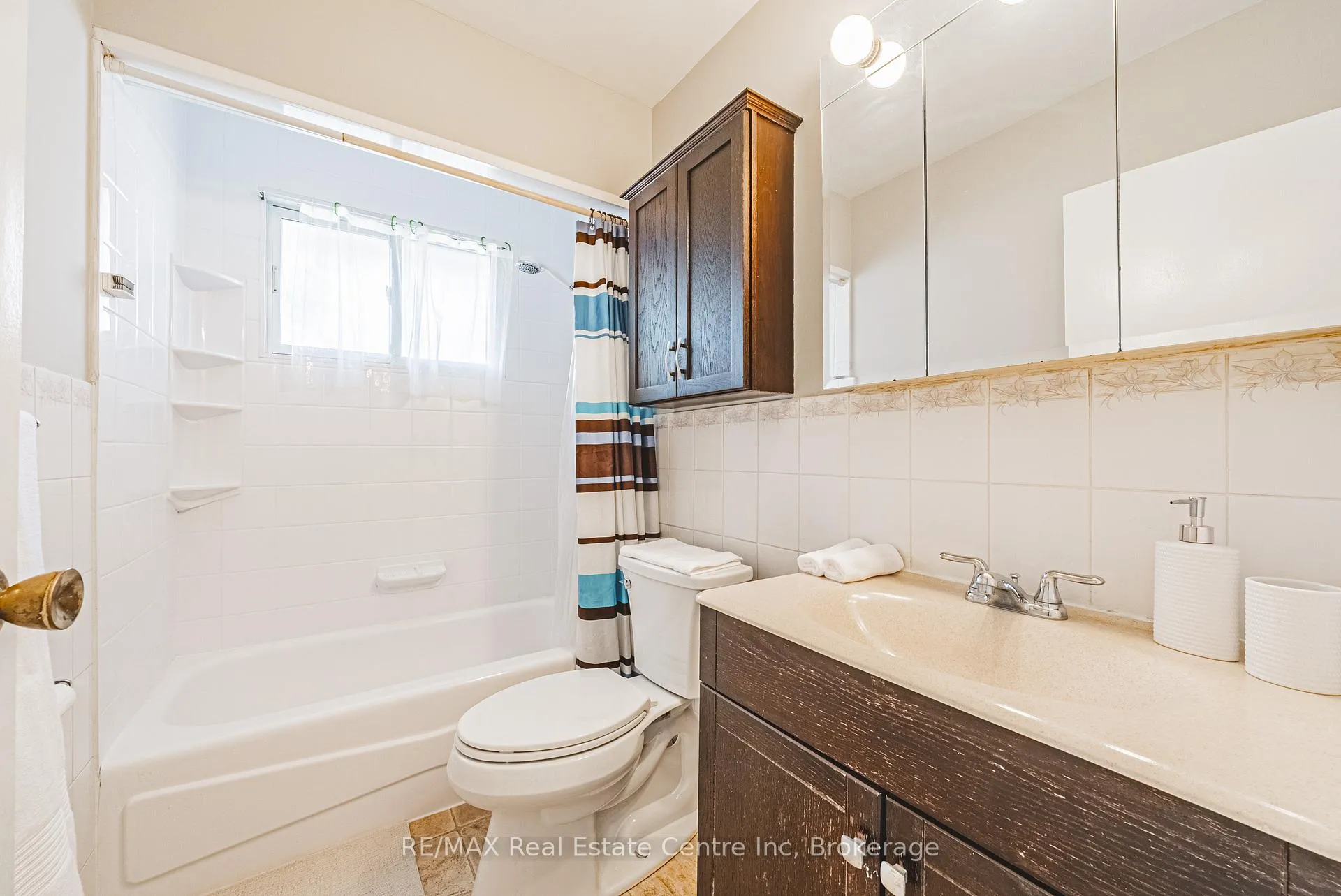 Photo 19 of 306 Victoria Road N, Guelph, Riverside Park — HOMEH