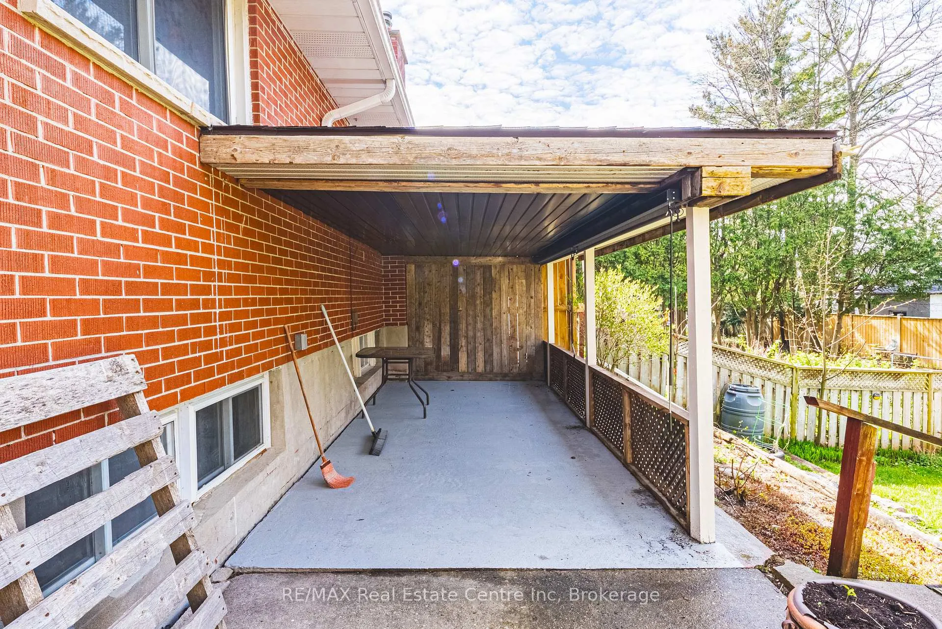 Photo 29 of 306 Victoria Road N, Guelph, Riverside Park — HOMEH