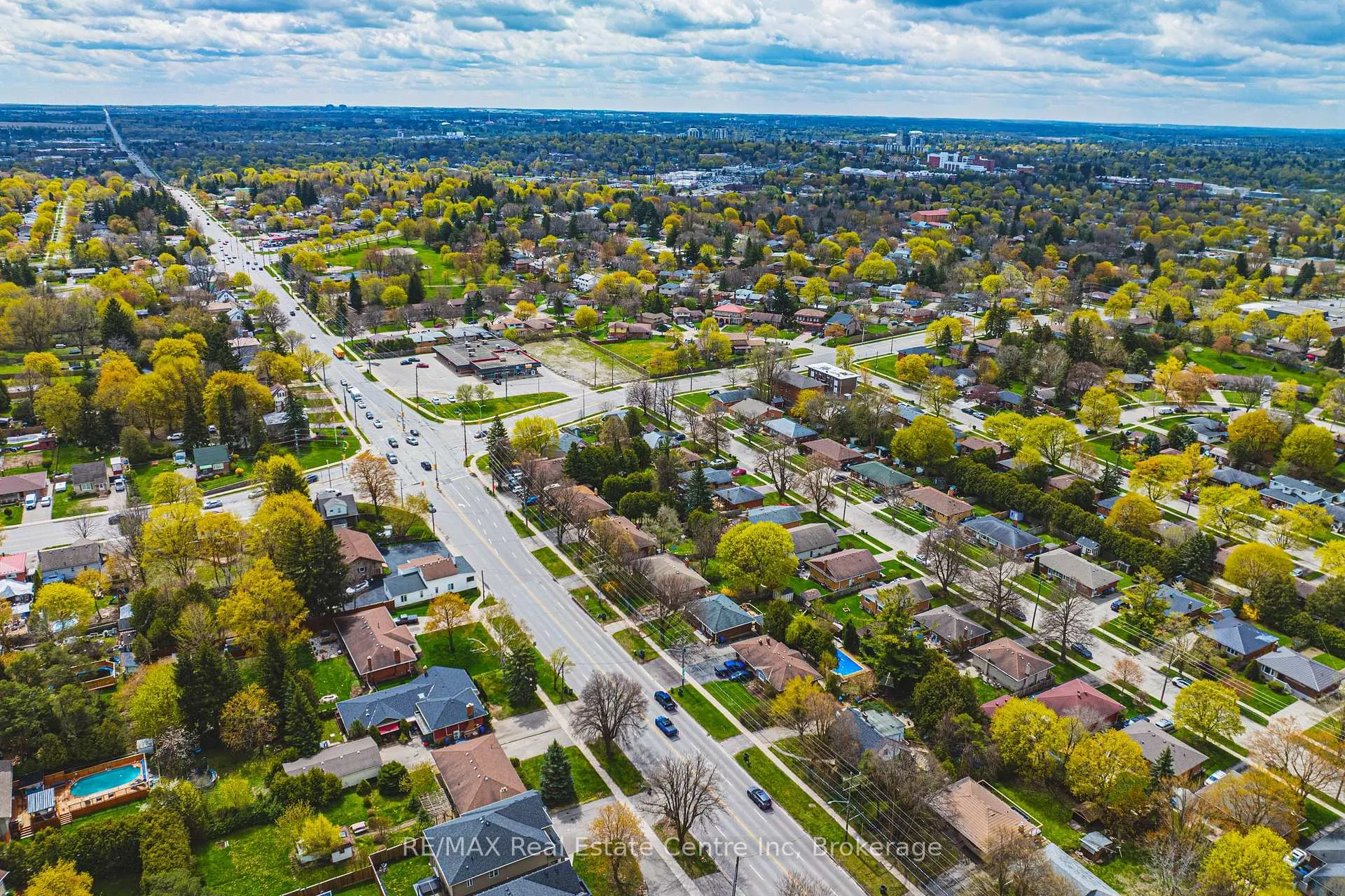Photo 35 of 306 Victoria Road N, Guelph, Riverside Park — HOMEH