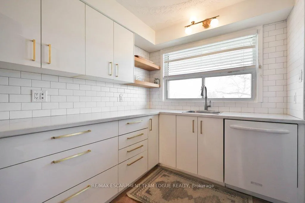 Photo 6 of 156 Rainbow Drive, Hamilton, Corman — HOMEH