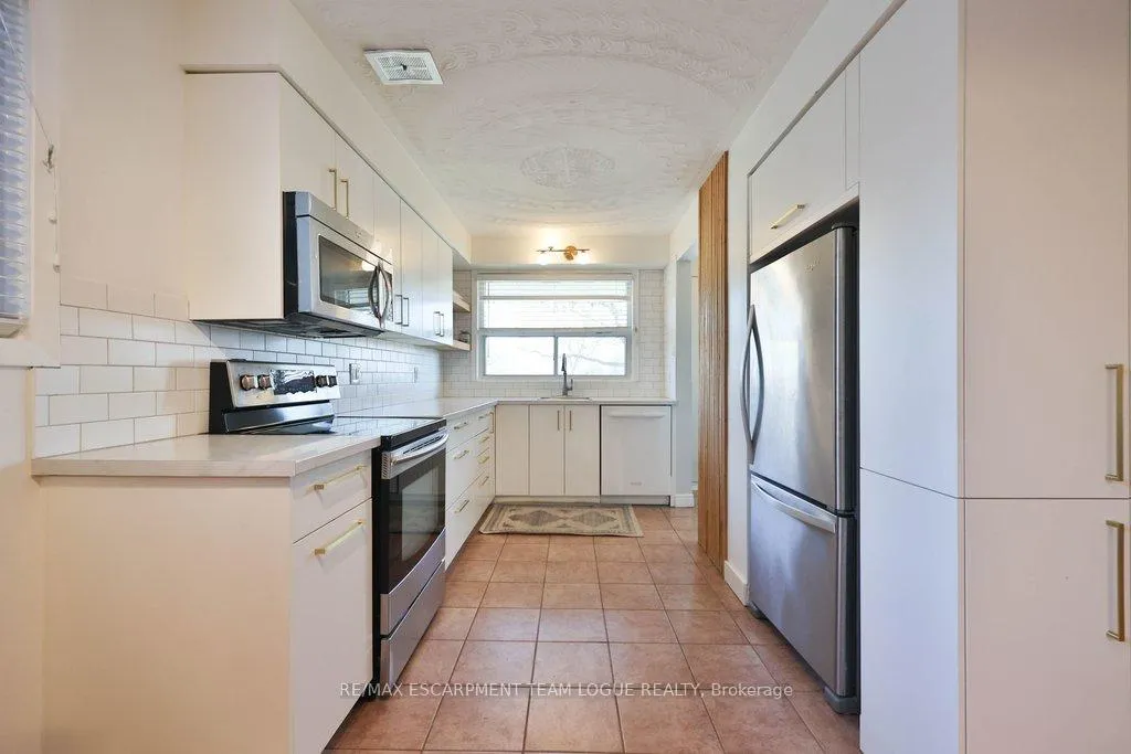 Photo 8 of 156 Rainbow Drive, Hamilton, Corman — HOMEH