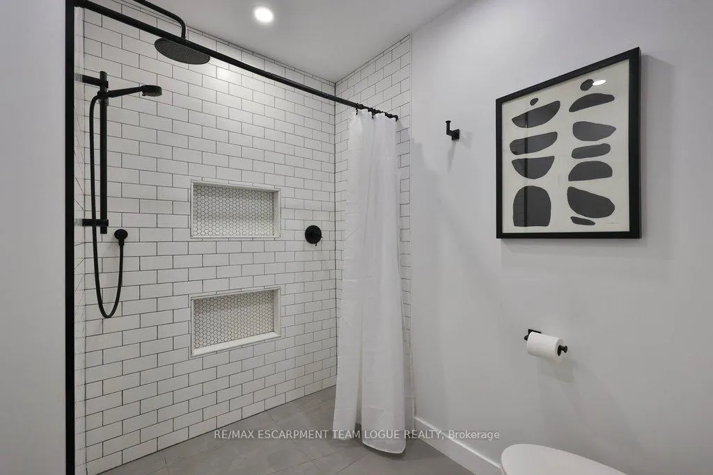 Photo 20 of 156 Rainbow Drive, Hamilton, Corman — HOMEH