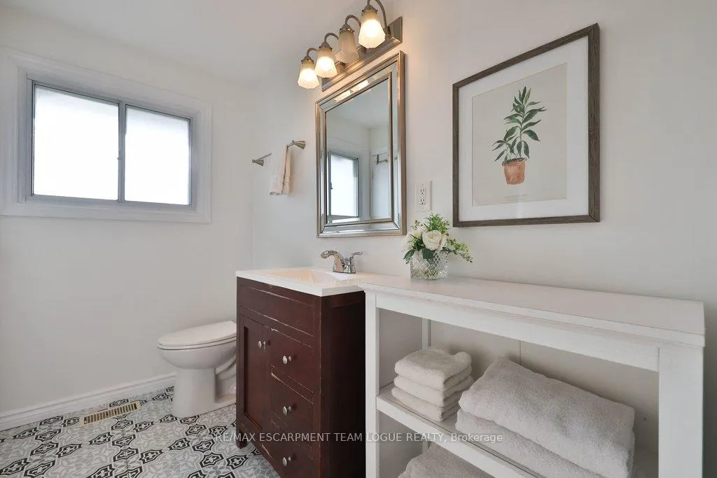 Photo 32 of 156 Rainbow Drive, Hamilton, Corman — HOMEH