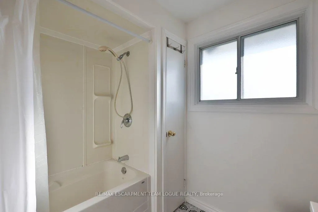 Photo 33 of 156 Rainbow Drive, Hamilton, Corman — HOMEH