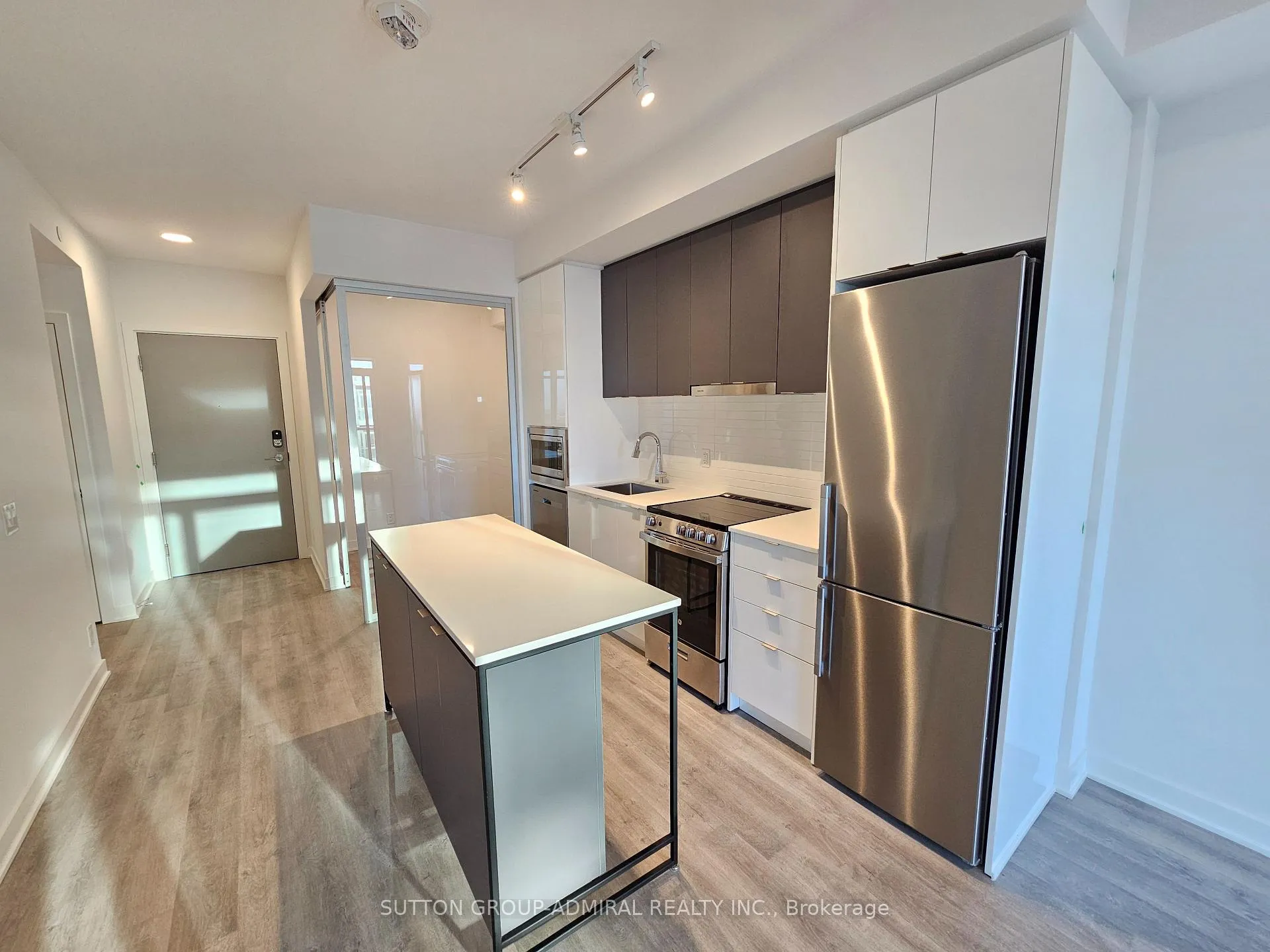 Photo 3 of Unit 2408, 30 Upper Mall Way, Vaughan, Brownridge — HOMEH