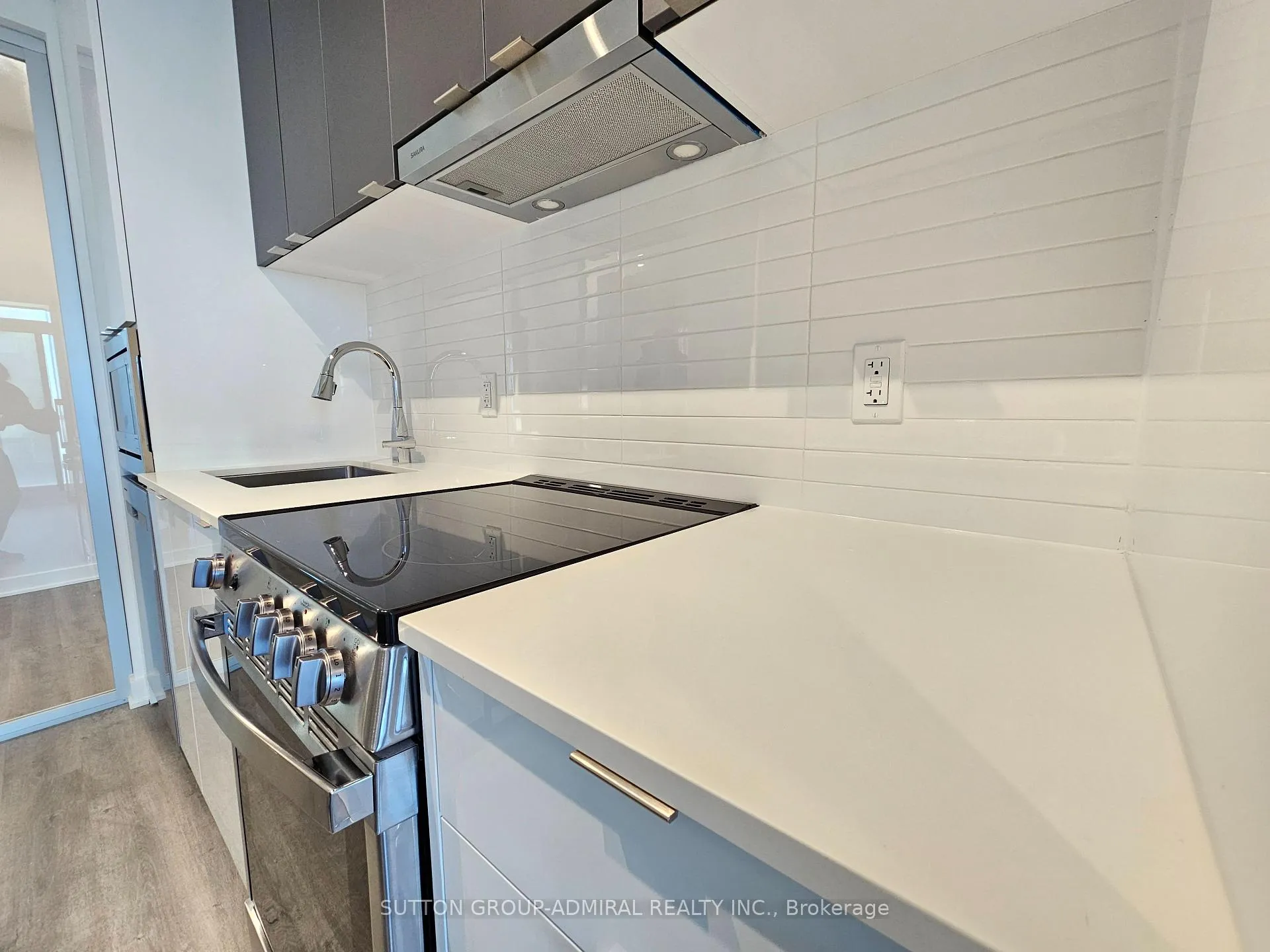 Photo 4 of Unit 2408, 30 Upper Mall Way, Vaughan, Brownridge — HOMEH