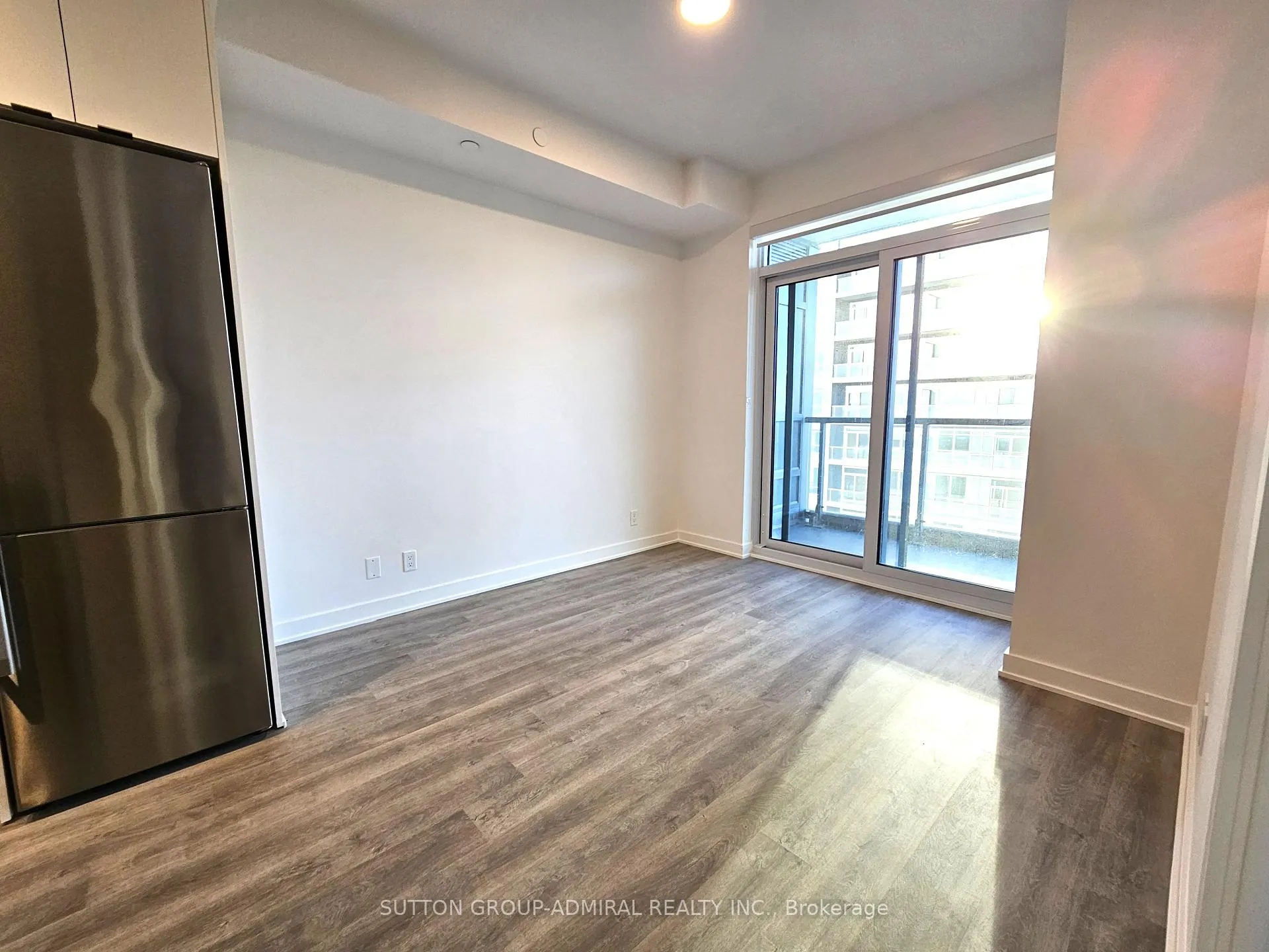 Photo 6 of Unit 2408, 30 Upper Mall Way, Vaughan, Brownridge — HOMEH