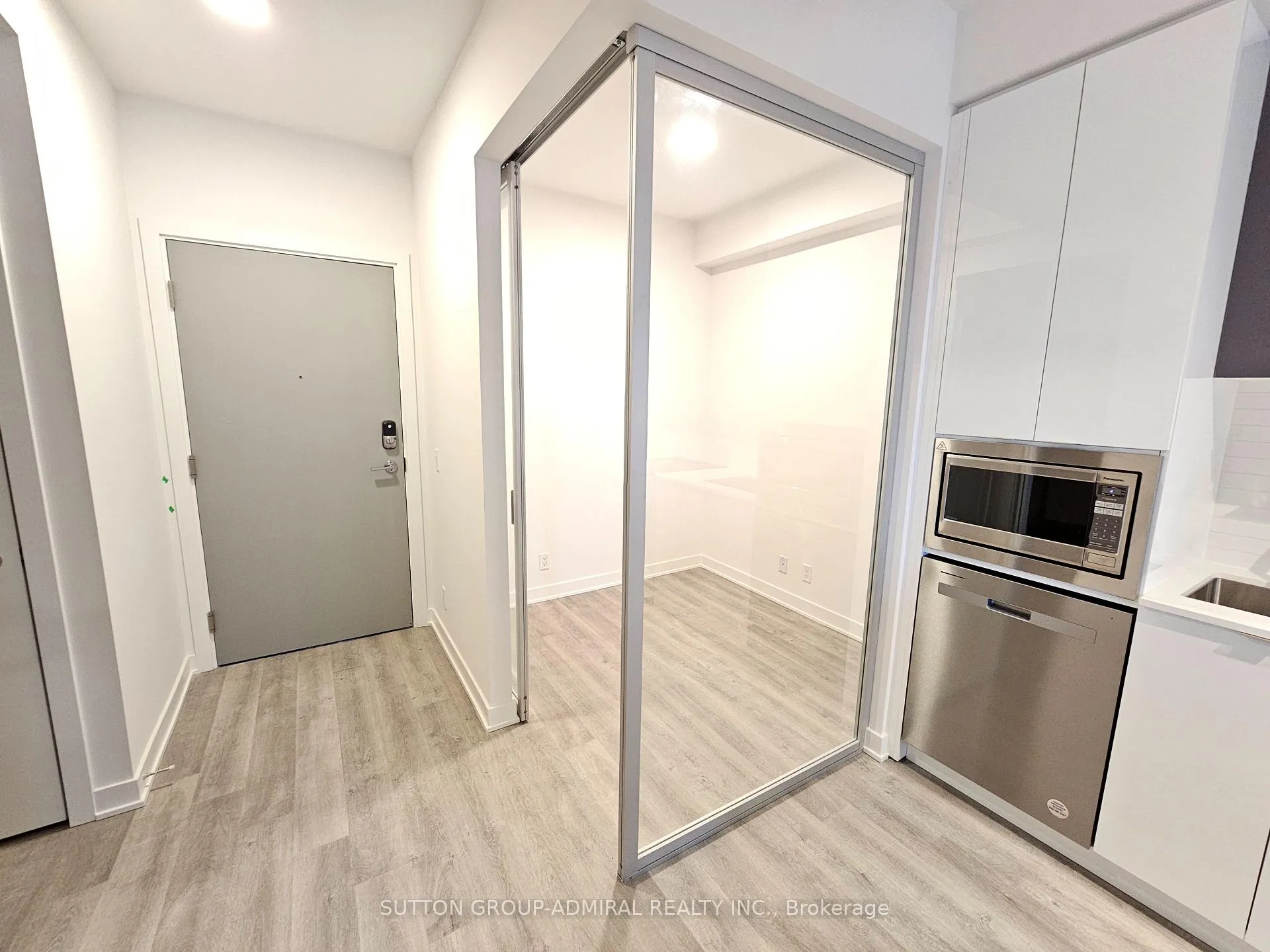 Photo 11 of Unit 2408, 30 Upper Mall Way, Vaughan, Brownridge — HOMEH