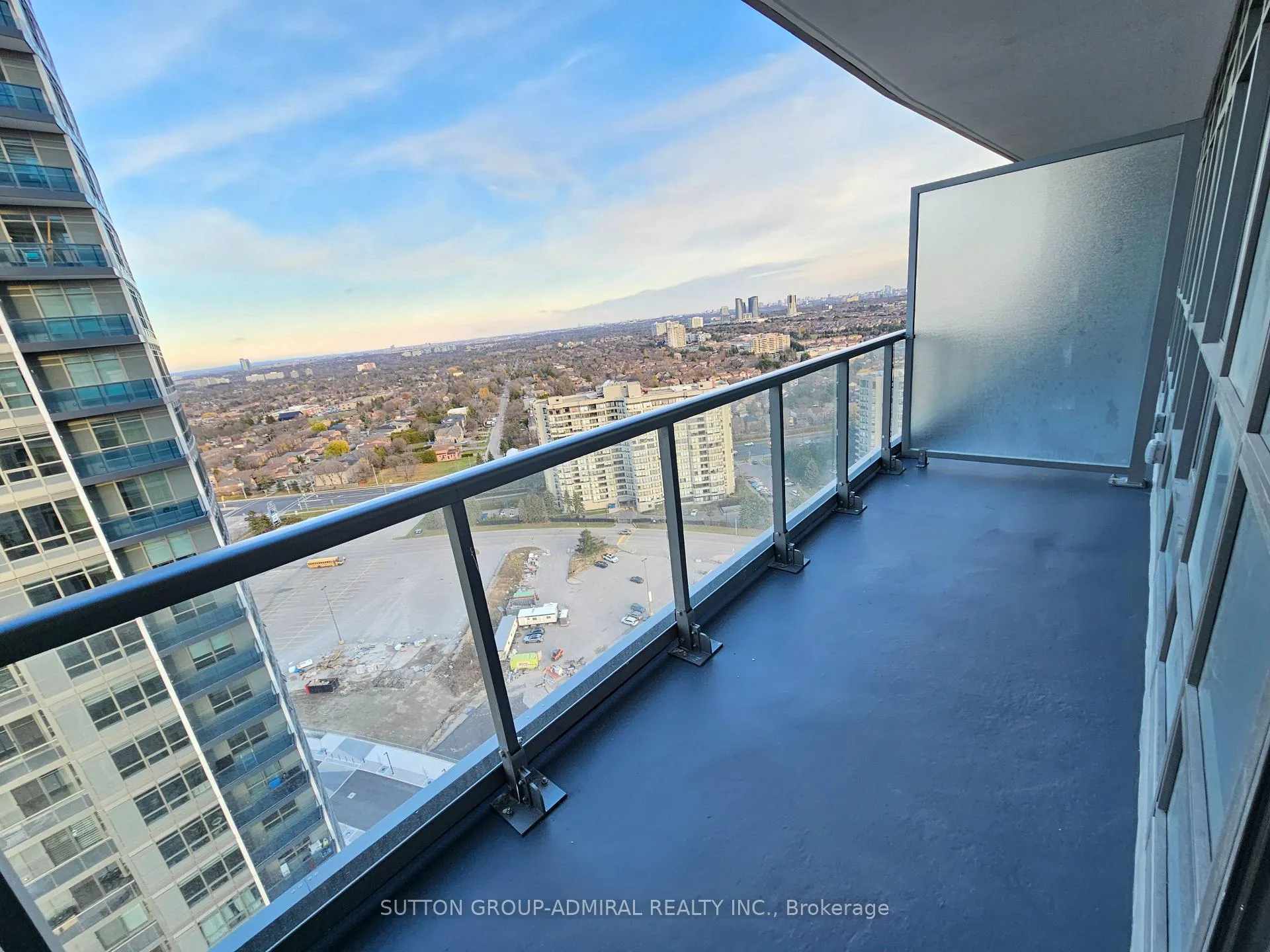 Photo 17 of Unit 2408, 30 Upper Mall Way, Vaughan, Brownridge — HOMEH