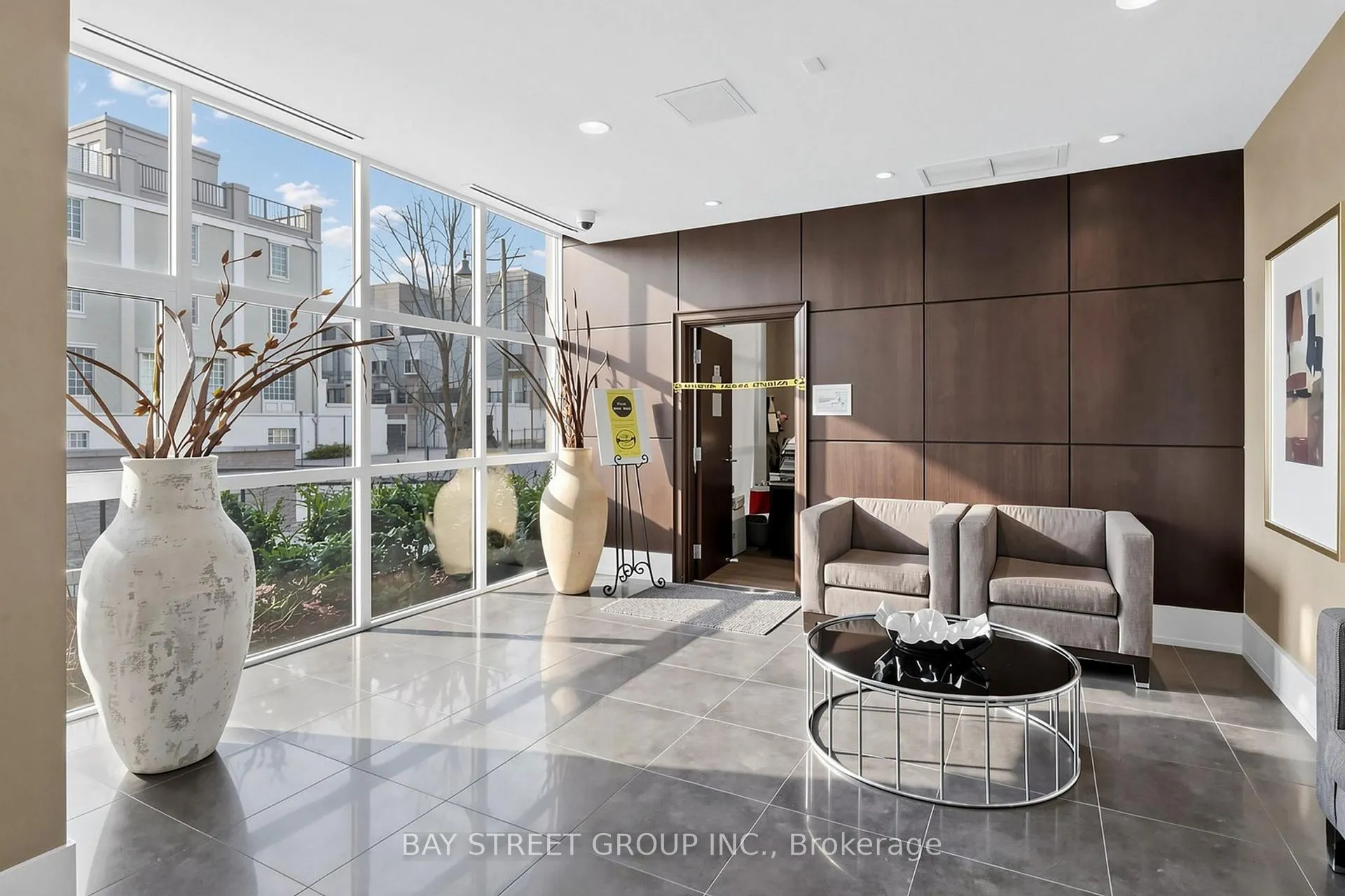 Photo 4 of Unit 308, 21 Upper Duke Crescent, Markham, Unionville — HOMEH
