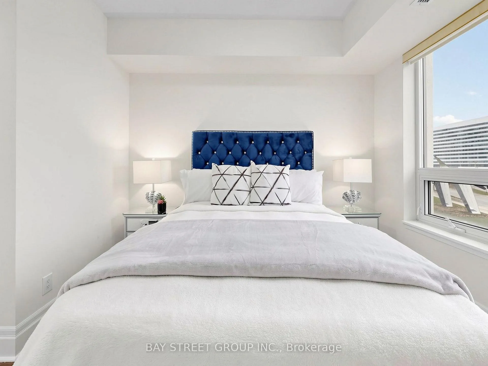 Photo 14 of Unit 308, 21 Upper Duke Crescent, Markham, Unionville — HOMEH
