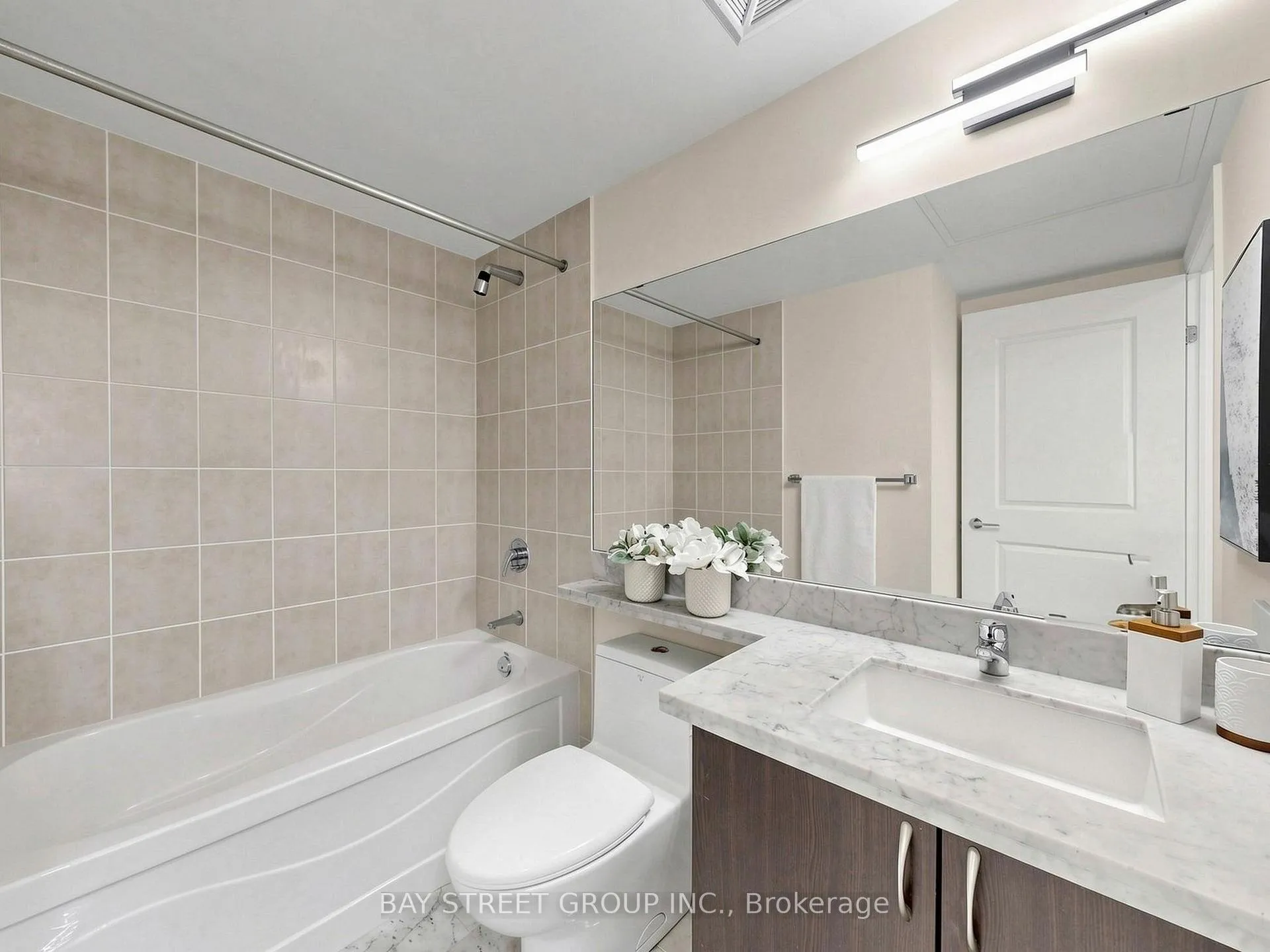 Photo 18 of Unit 308, 21 Upper Duke Crescent, Markham, Unionville — HOMEH