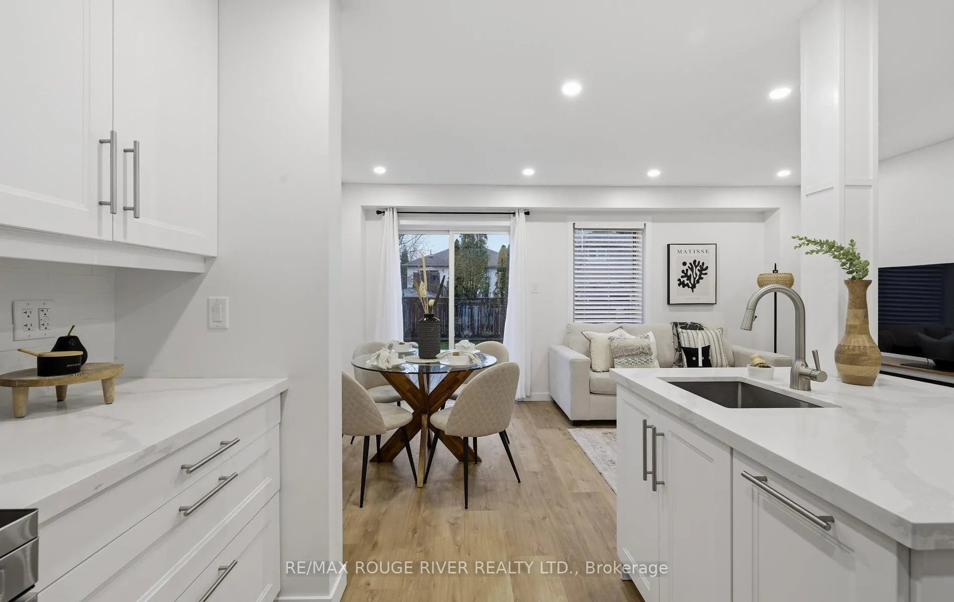 Photo 12 of 5 Somerscales Drive, Clarington, Bowmanville — HOMEH