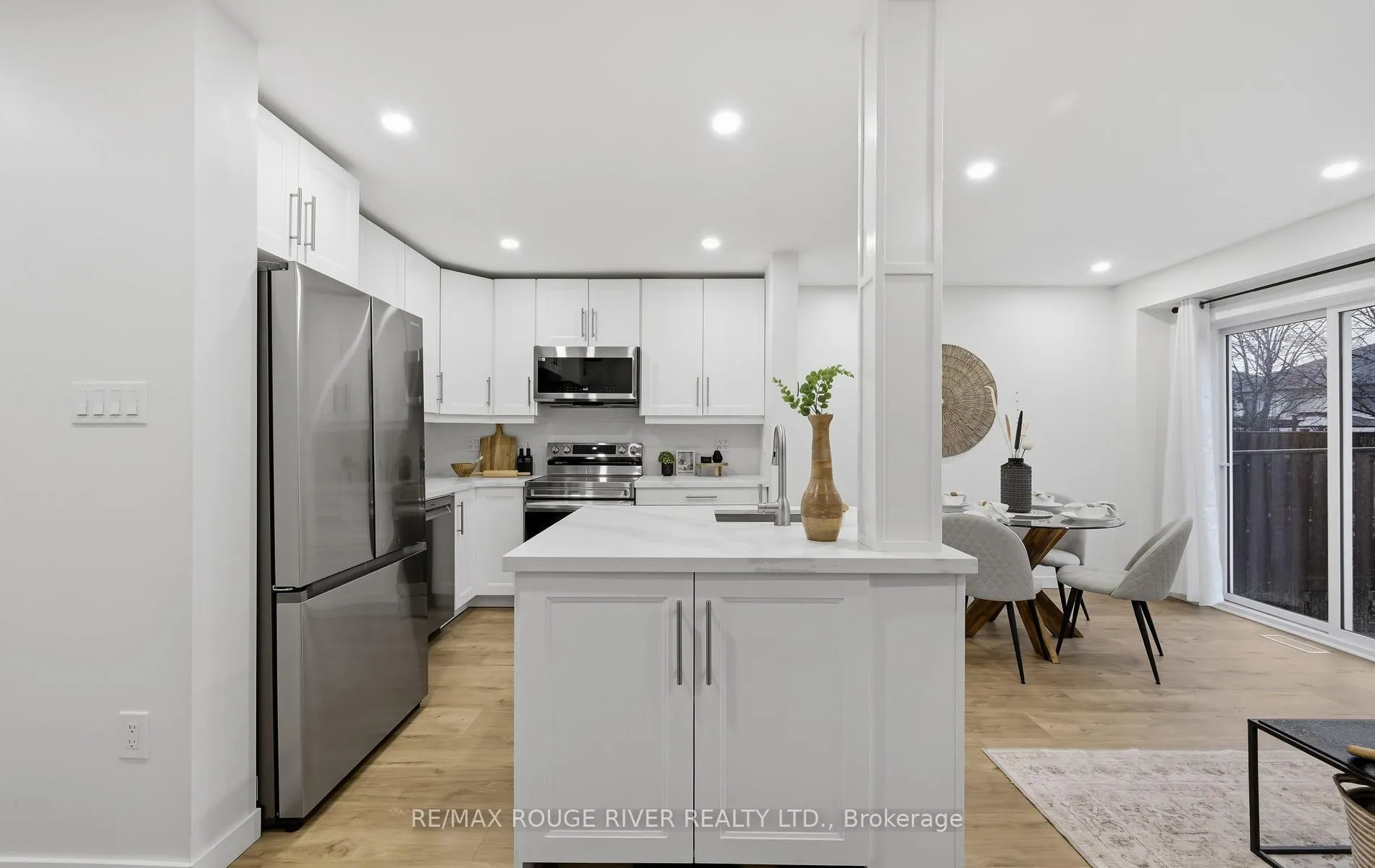 Photo 16 of 5 Somerscales Drive, Clarington, Bowmanville — HOMEH