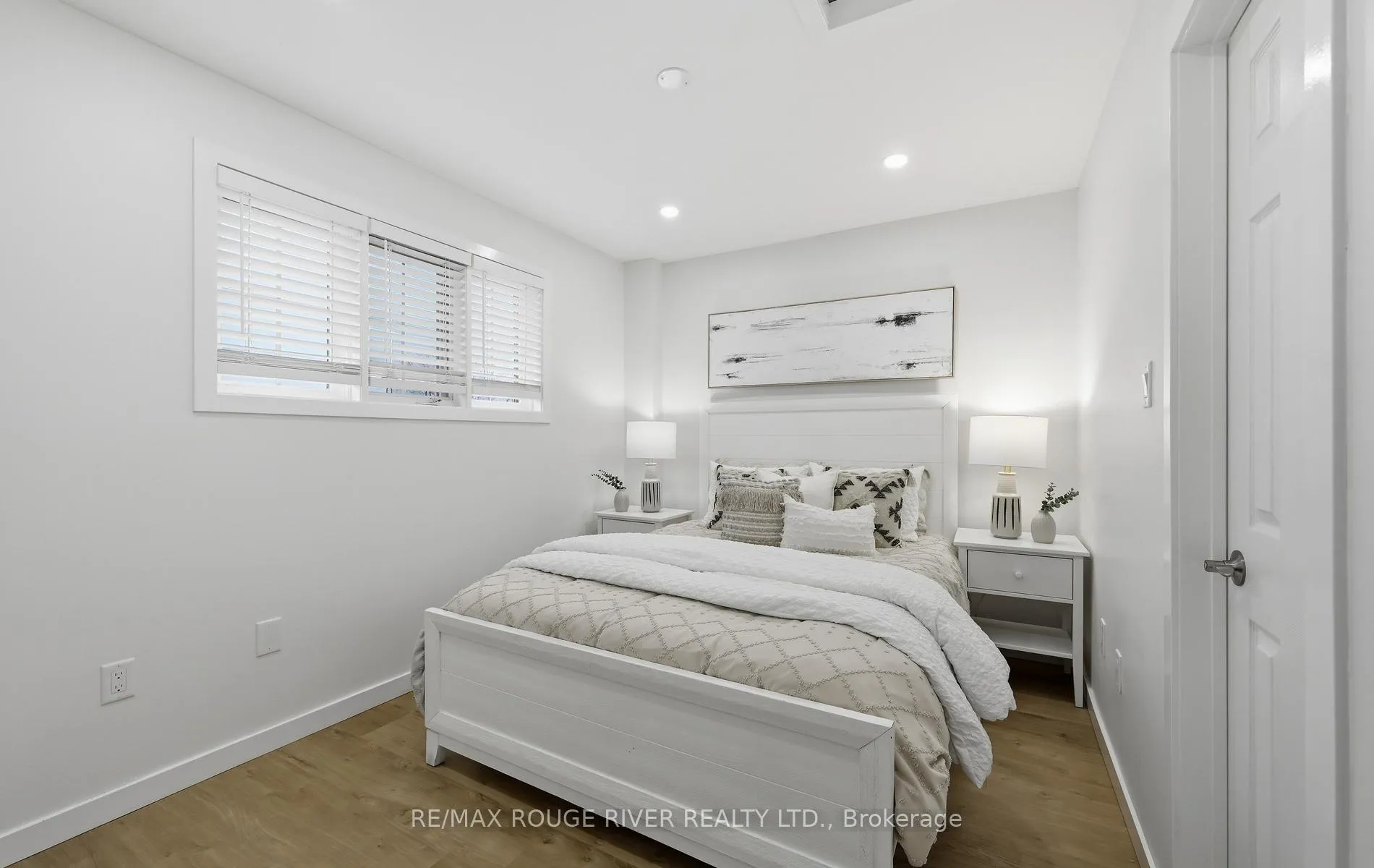 Photo 19 of 5 Somerscales Drive, Clarington, Bowmanville — HOMEH