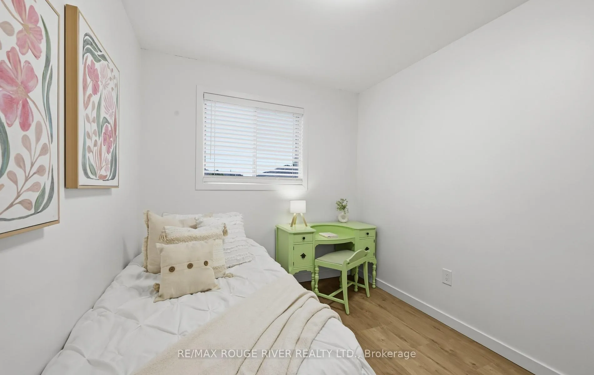 Photo 25 of 5 Somerscales Drive, Clarington, Bowmanville — HOMEH