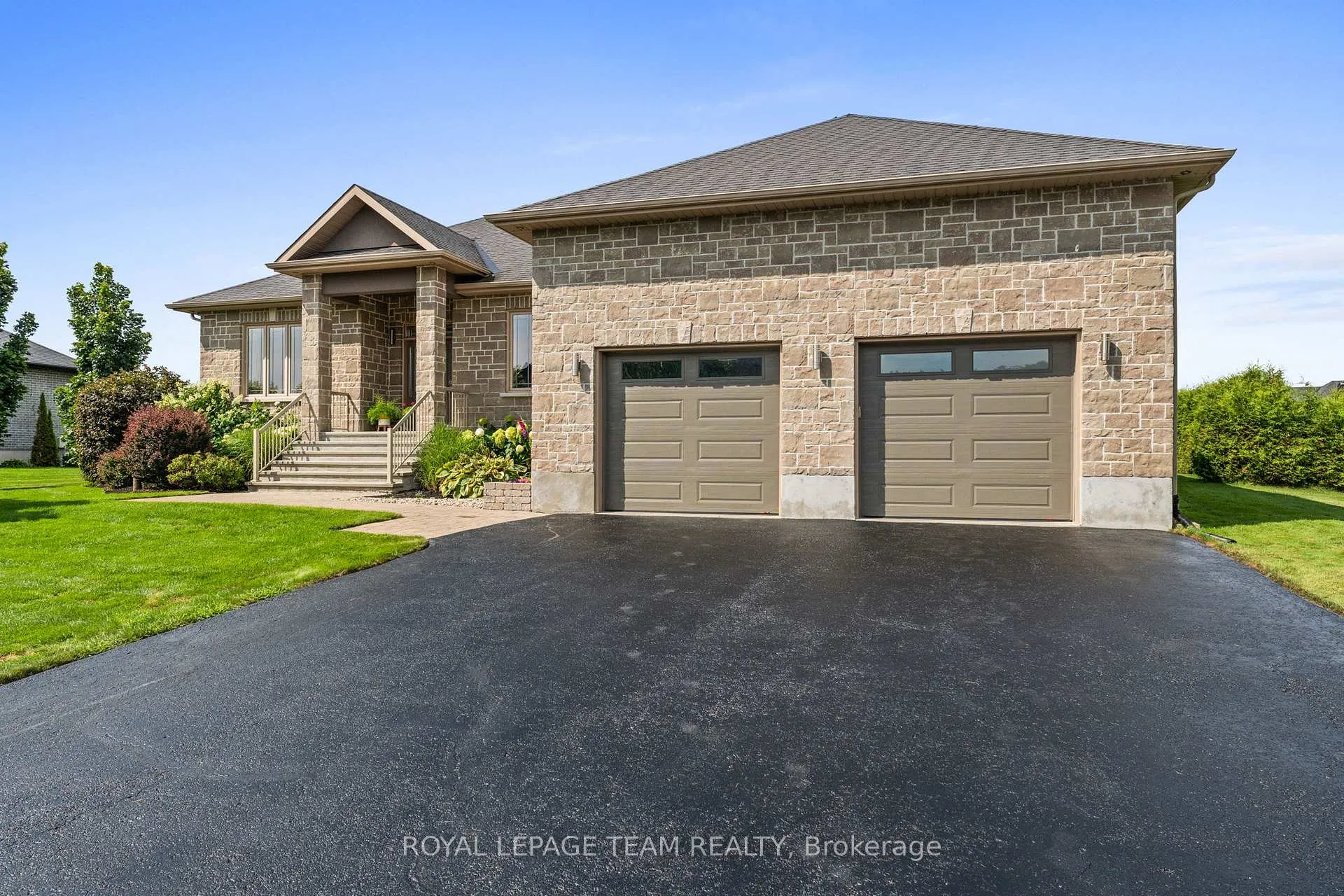 Photo 2 of 6935 Still Meadow Way, Ottawa, Greely — HOMEH