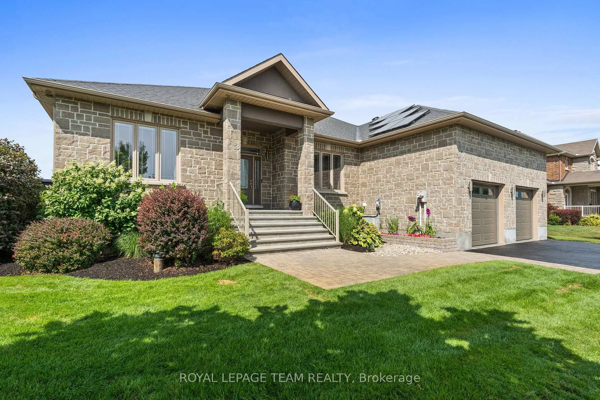 Photo 3 of 6935 Still Meadow Way, Ottawa, Greely — HOMEH