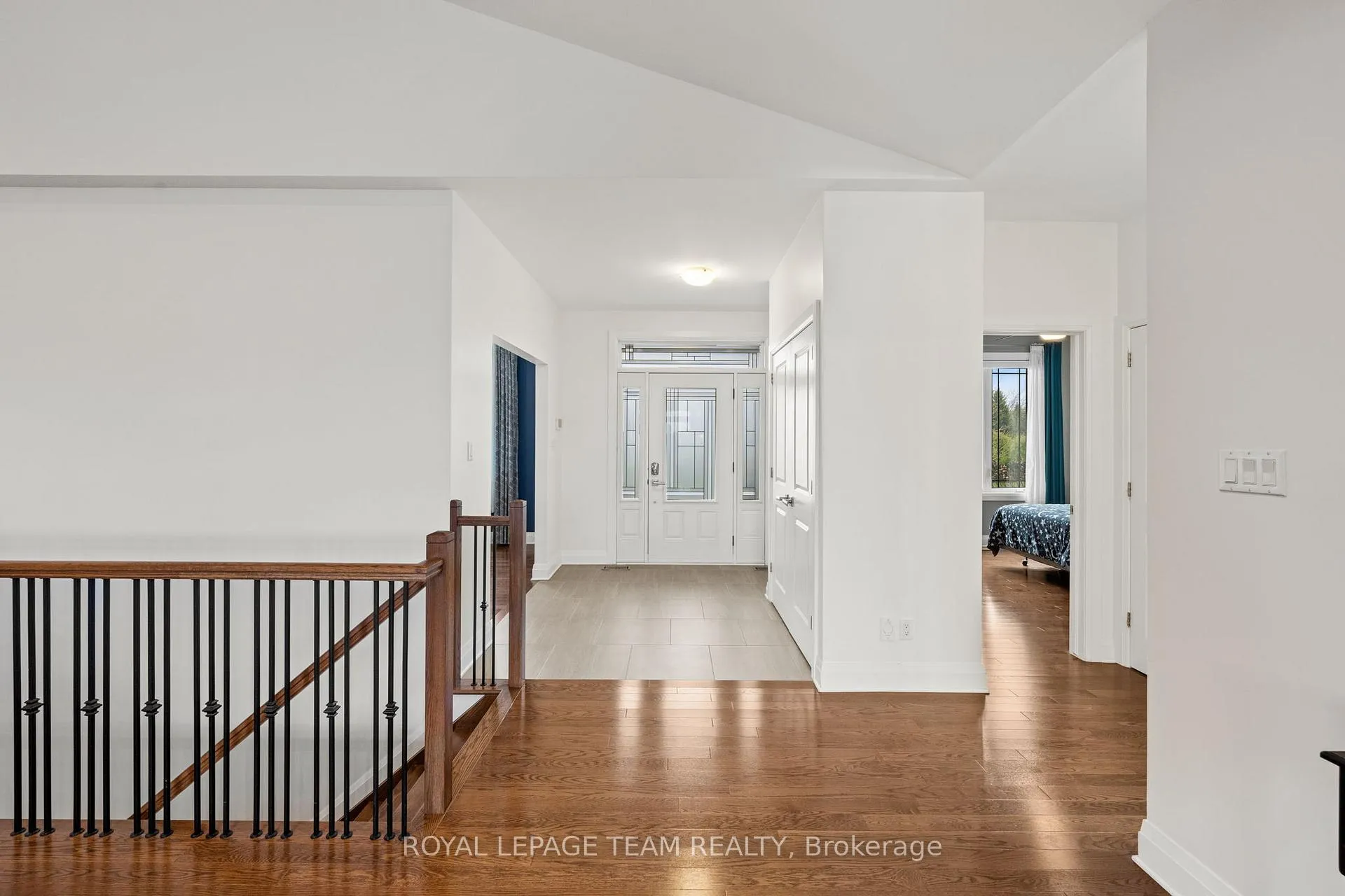 Photo 5 of 6935 Still Meadow Way, Ottawa, Greely — HOMEH