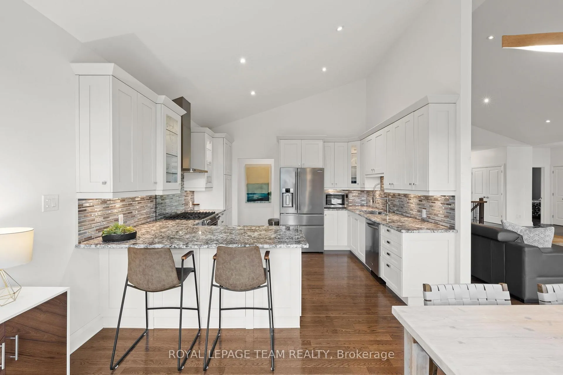 Photo 12 of 6935 Still Meadow Way, Ottawa, Greely — HOMEH