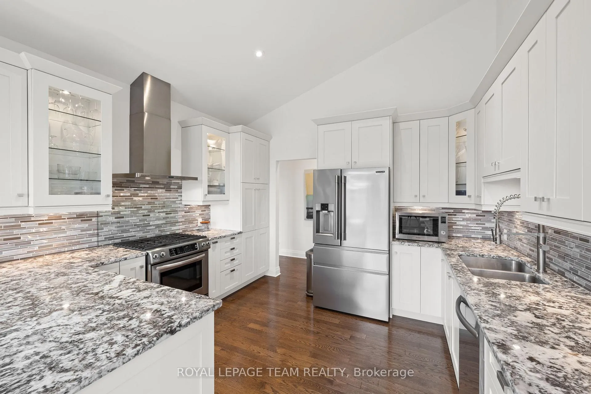 Photo 13 of 6935 Still Meadow Way, Ottawa, Greely — HOMEH